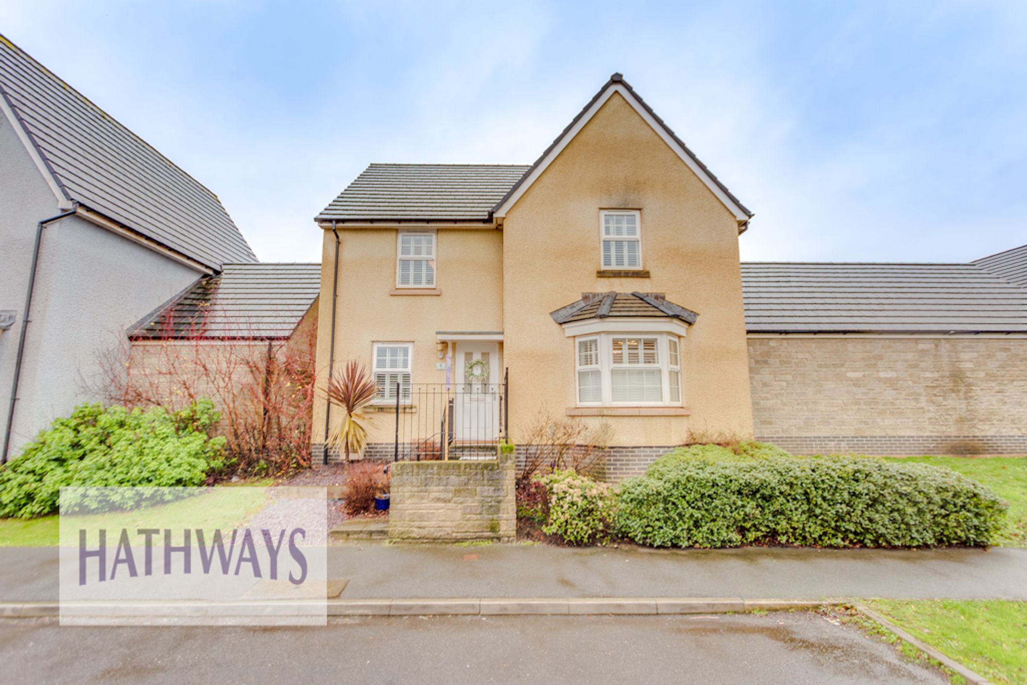 4 bed detached house for sale in Ffordd Bevan, Cwmbran - Property Image 1