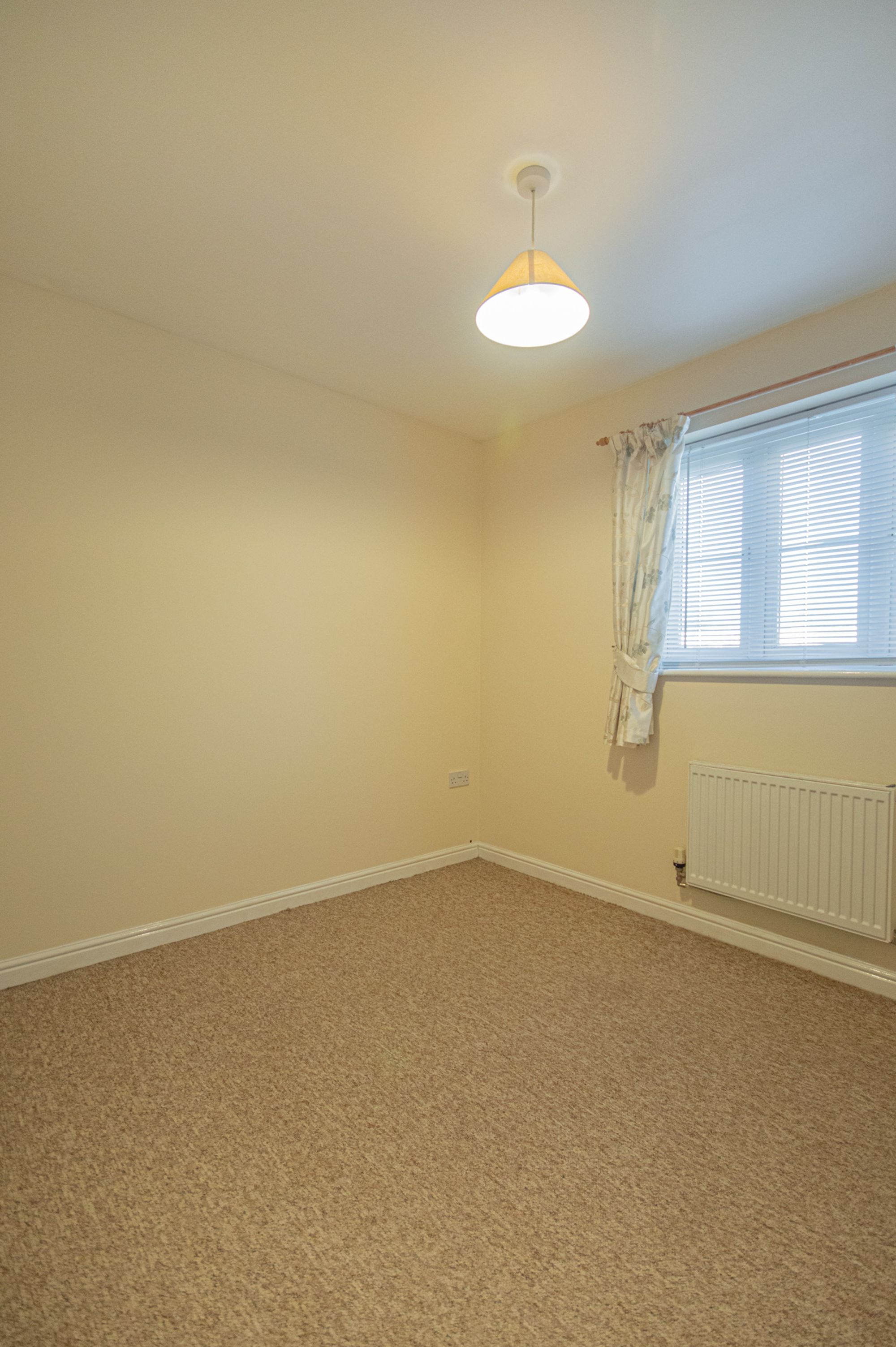 2 bed apartment to rent in Blaen Bran Close, Cwmbran 6