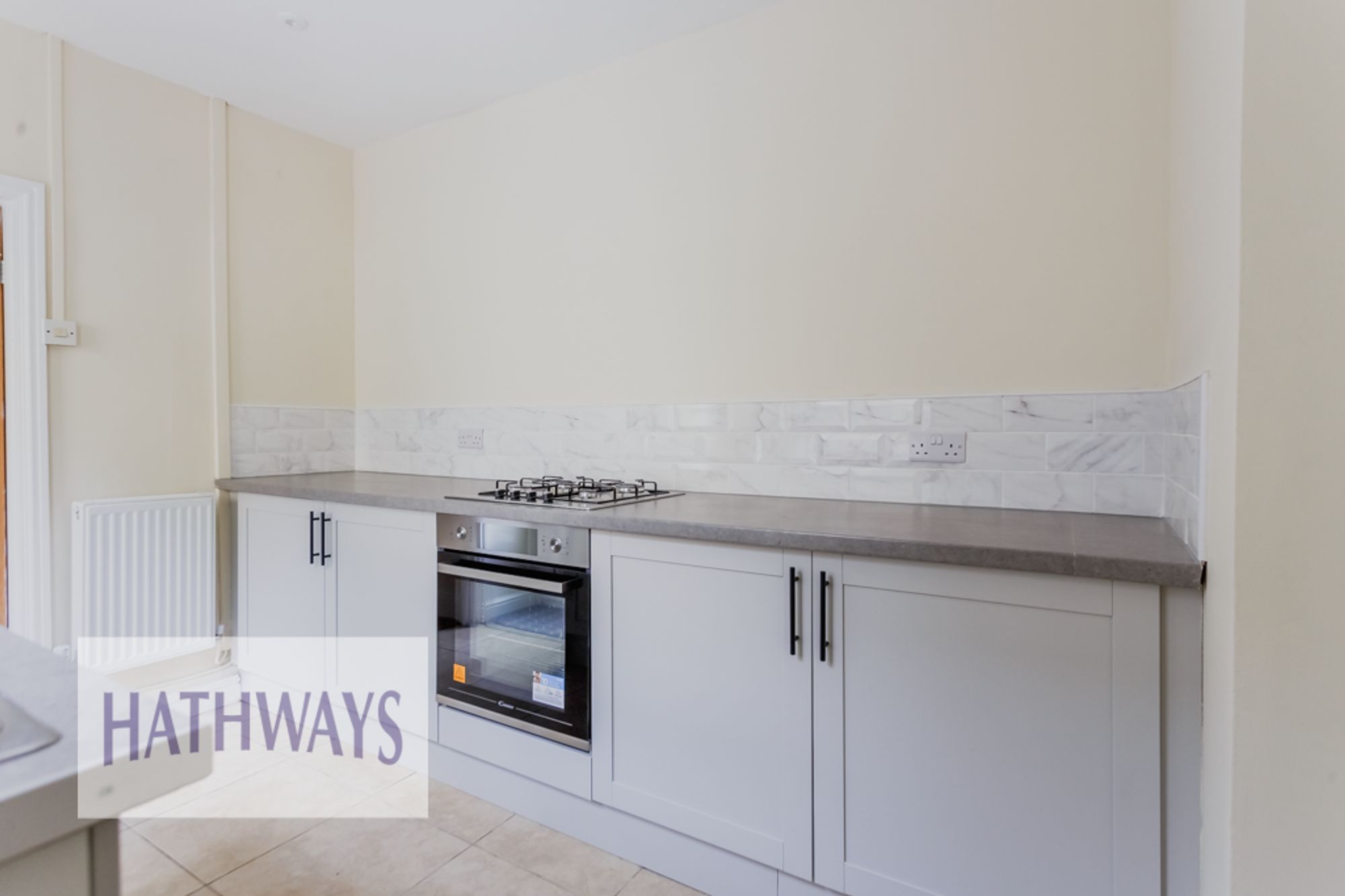 3 bed end of terrace house to rent in Broad Street, Pontypool  - Property Image 3