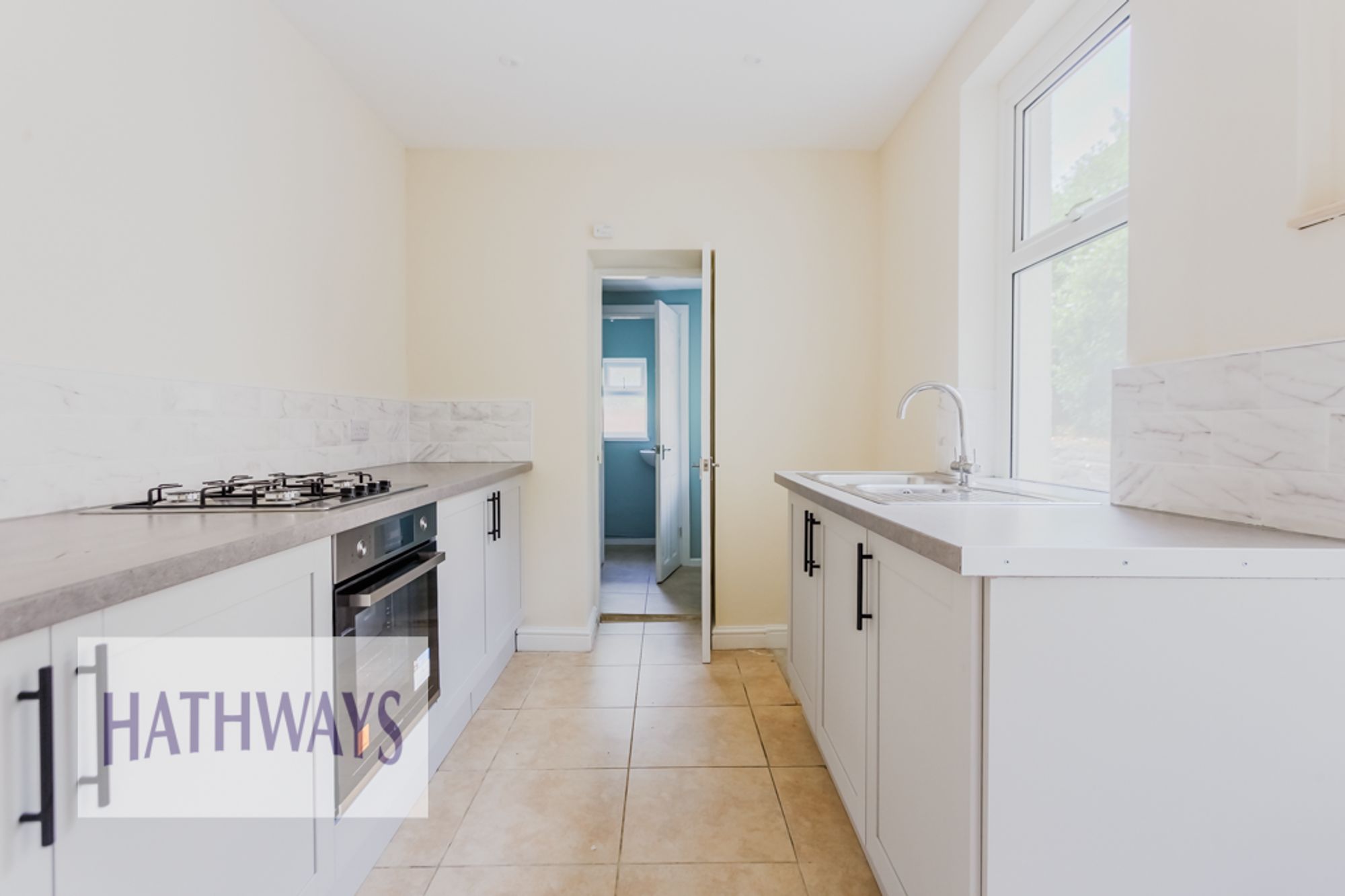 3 bed end of terrace house to rent in Broad Street, Pontypool  - Property Image 4