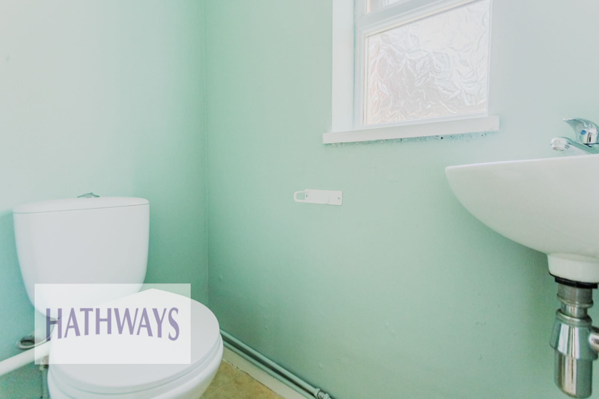 3 bed end of terrace house to rent in Broad Street, Pontypool 8