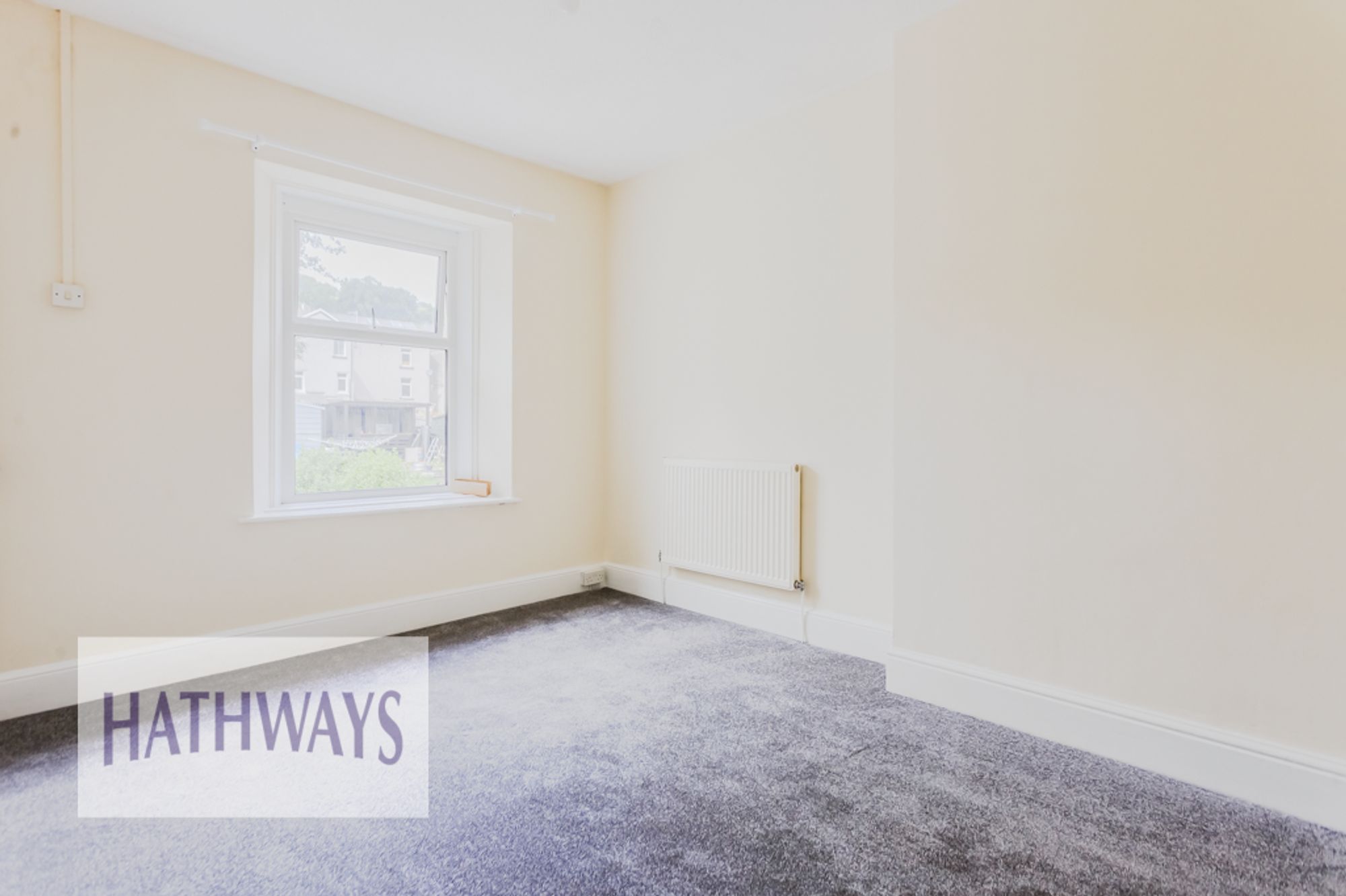 3 bed end of terrace house to rent in Broad Street, Pontypool 21