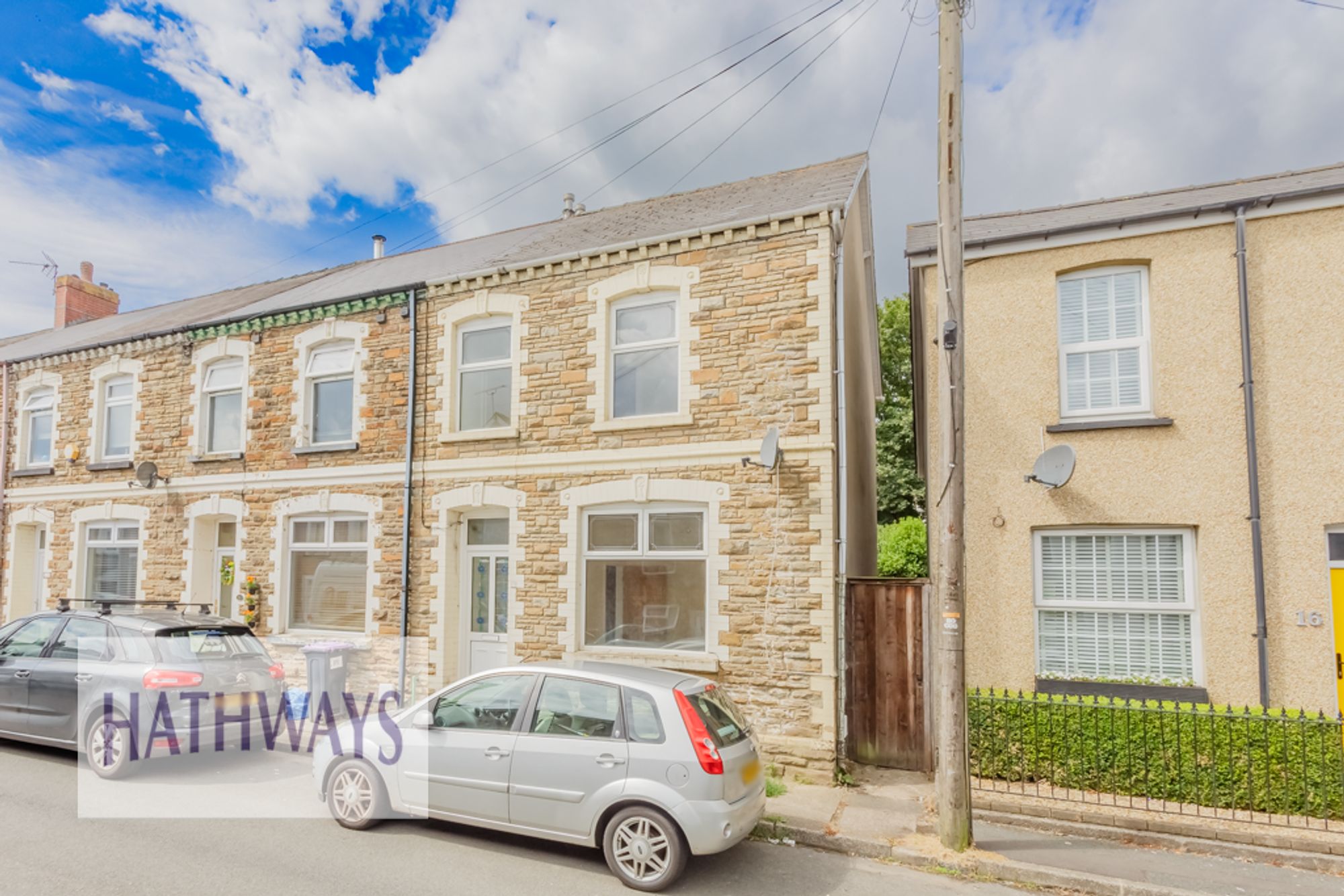 3 bed end of terrace house to rent in Broad Street, Pontypool, NP4 