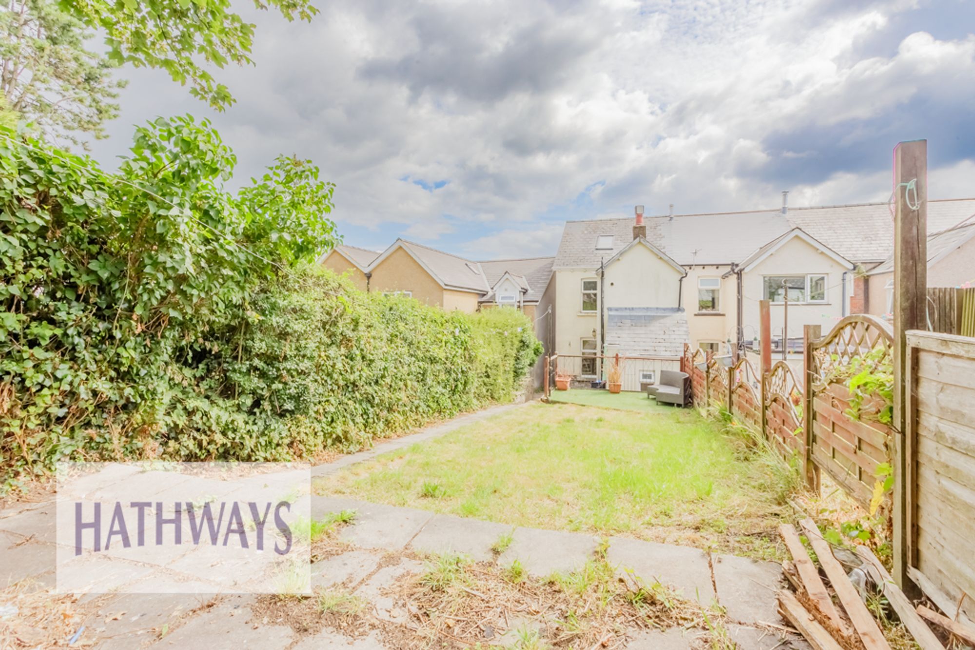 3 bed end of terrace house to rent in Broad Street, Pontypool 35