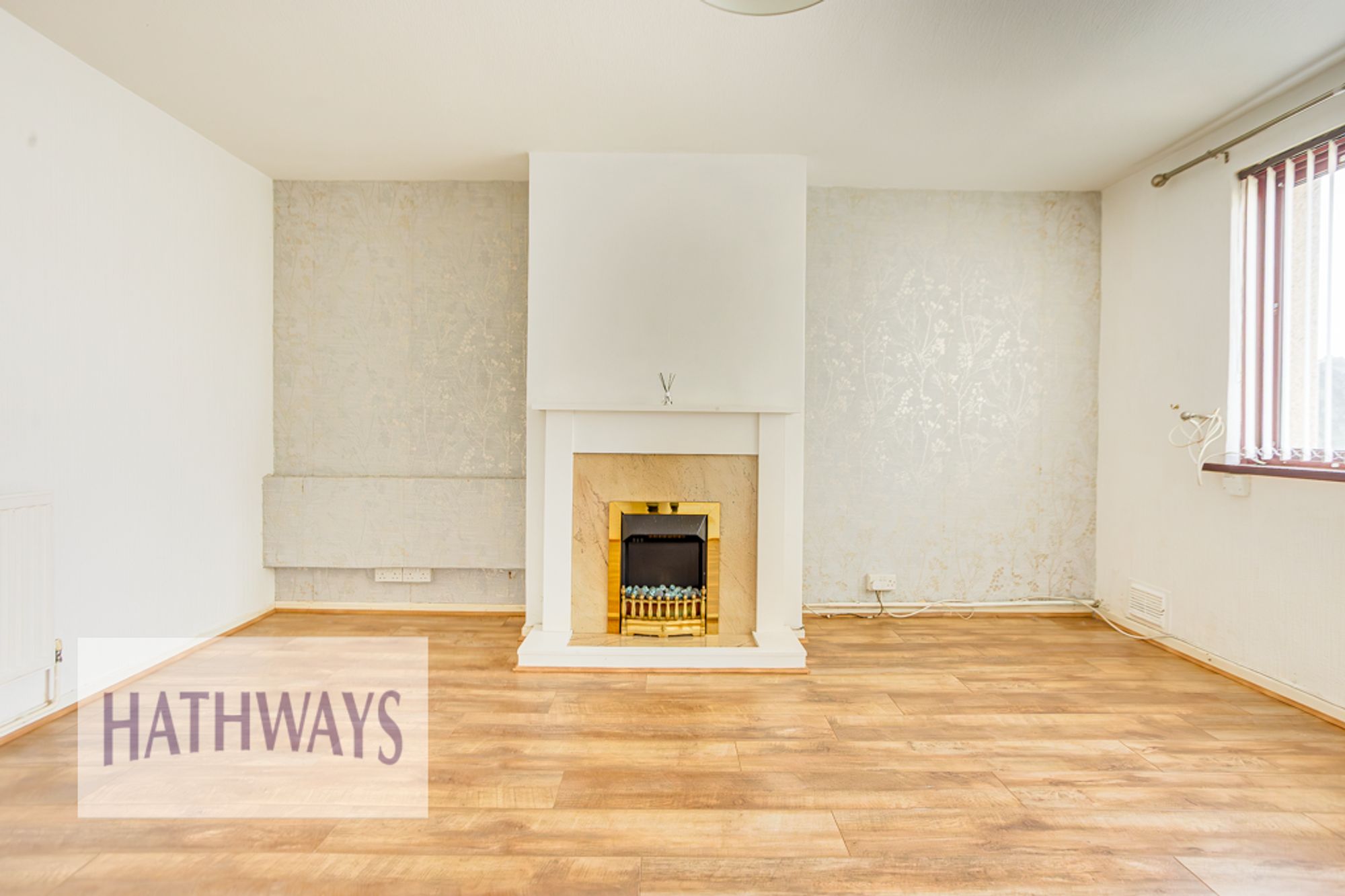 2 bed apartment to rent in Glosters Parade, Pontypool 5