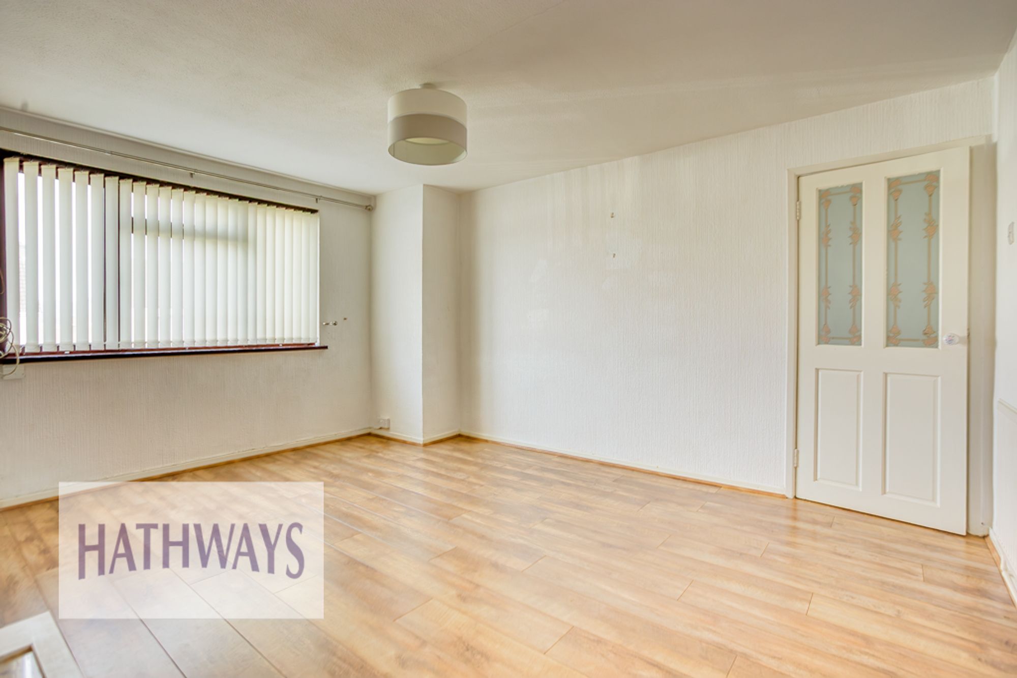 2 bed apartment to rent in Glosters Parade, Pontypool 4