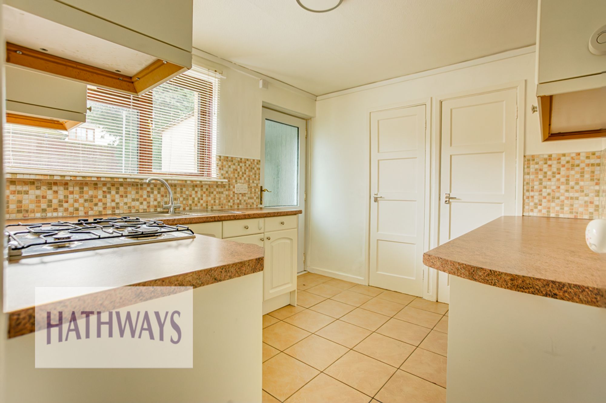 2 bed apartment to rent in Glosters Parade, Pontypool  - Property Image 9