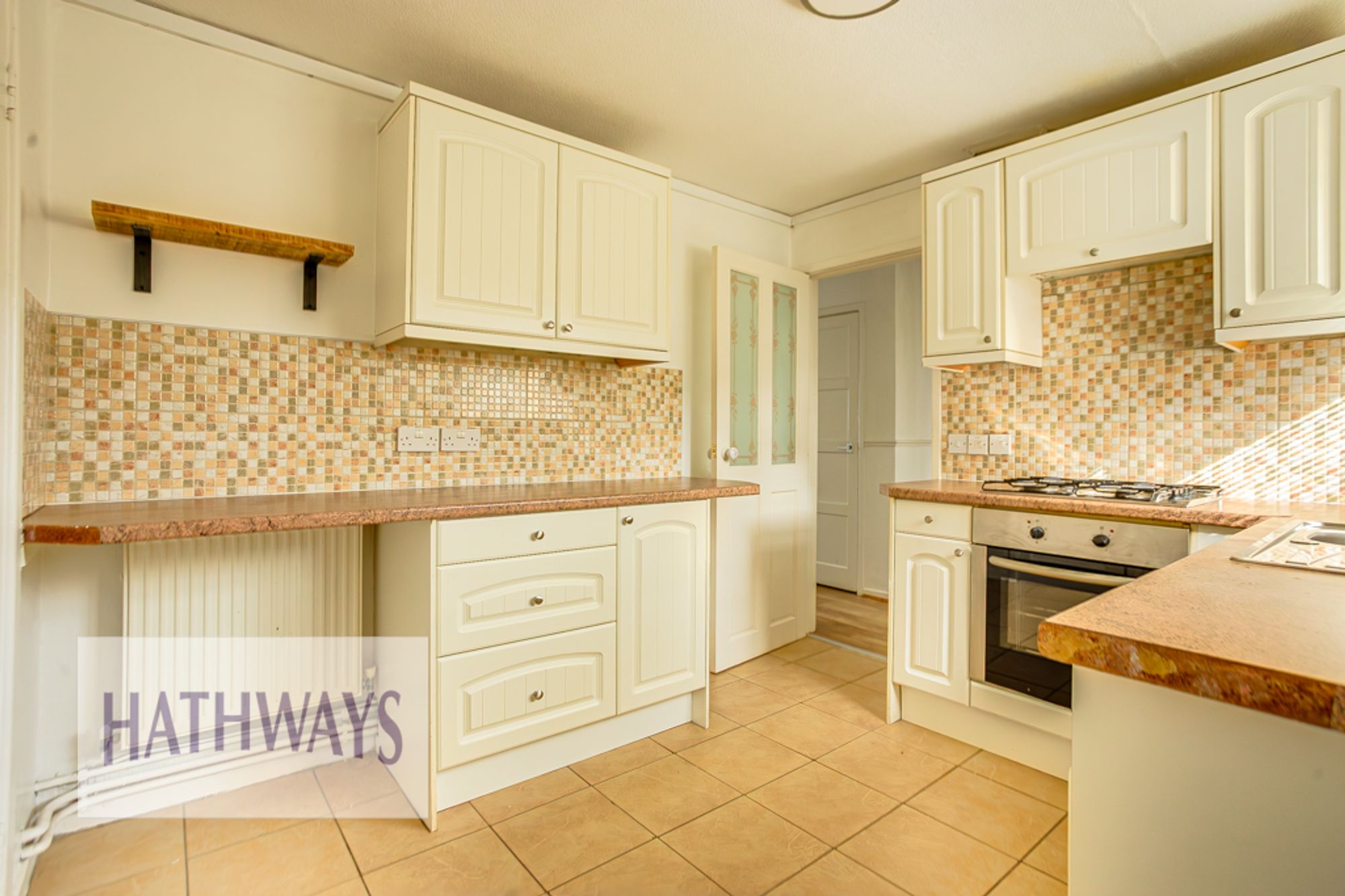 2 bed apartment to rent in Glosters Parade, Pontypool 9