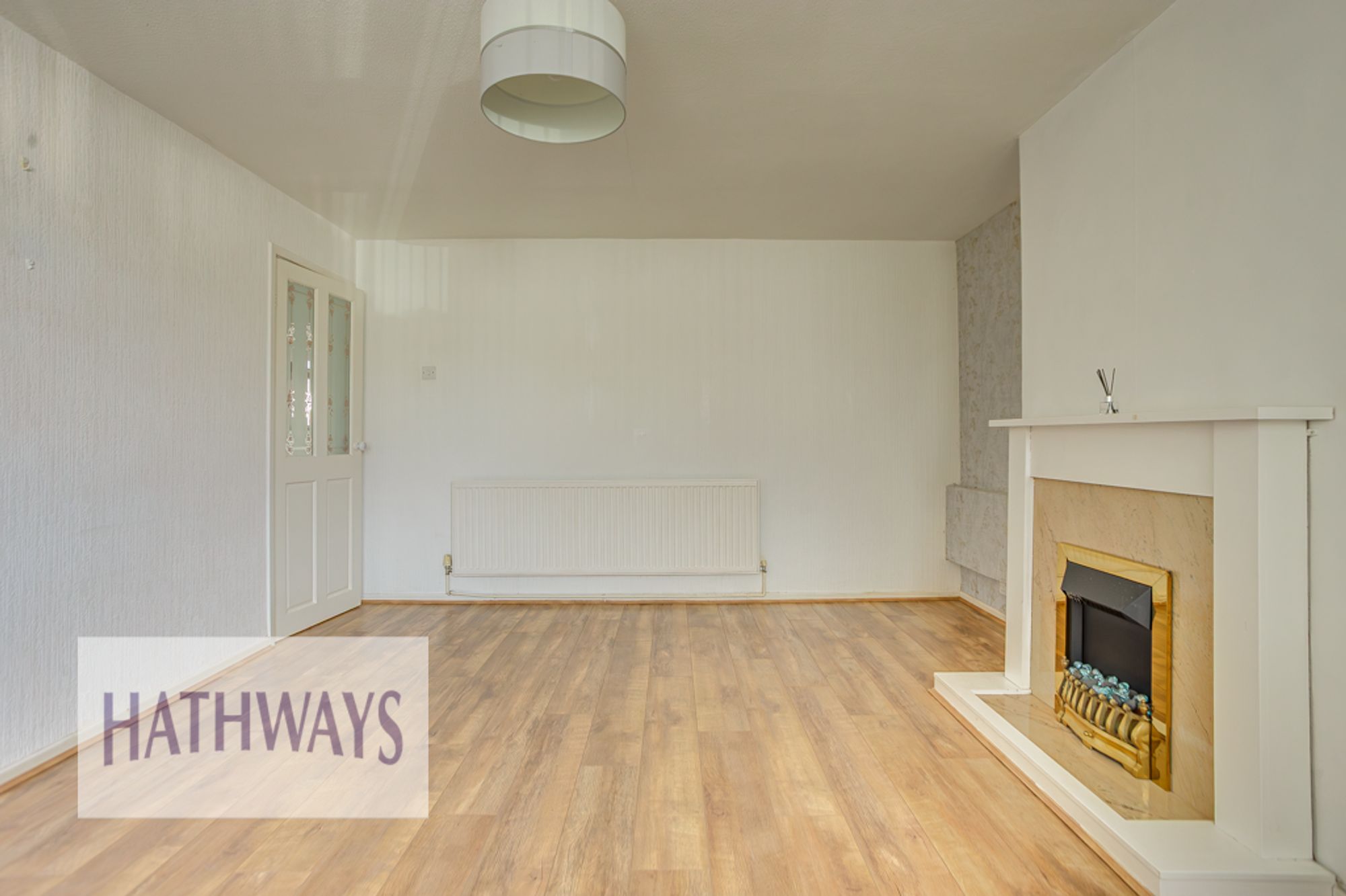 2 bed apartment to rent in Glosters Parade, Pontypool  - Property Image 3