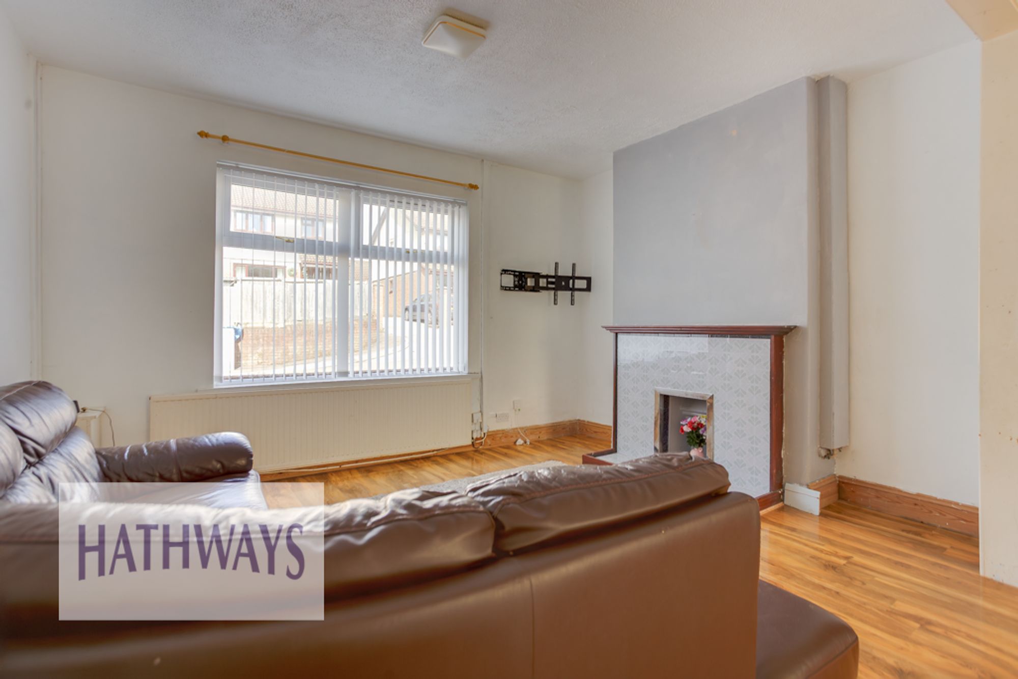 3 bed terraced house for sale in Gladstone Place, Pontypool  - Property Image 5