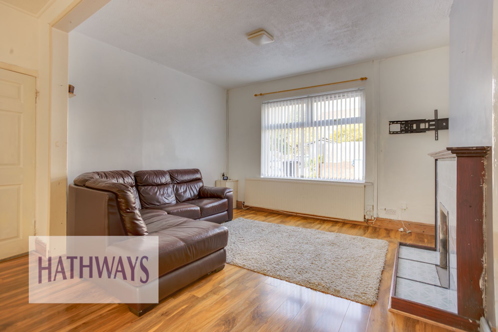 3 bed terraced house for sale in Gladstone Place, Pontypool 5