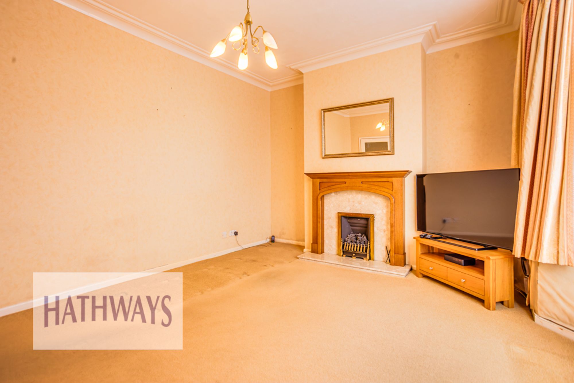 4 bed end of terrace house for sale in Woodland Road, Cwmbran 5