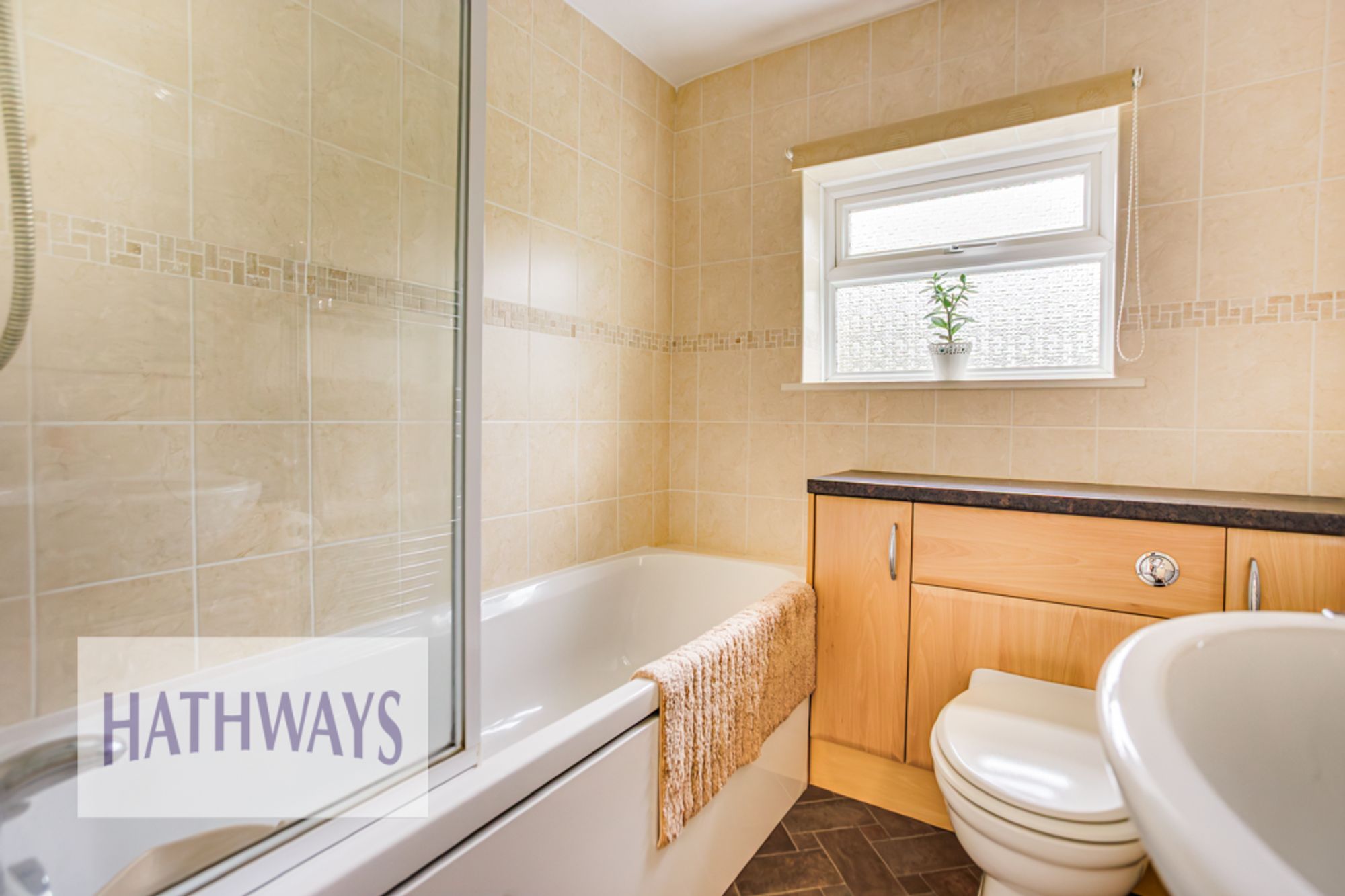 4 bed end of terrace house for sale in Woodland Road, Cwmbran  - Property Image 17