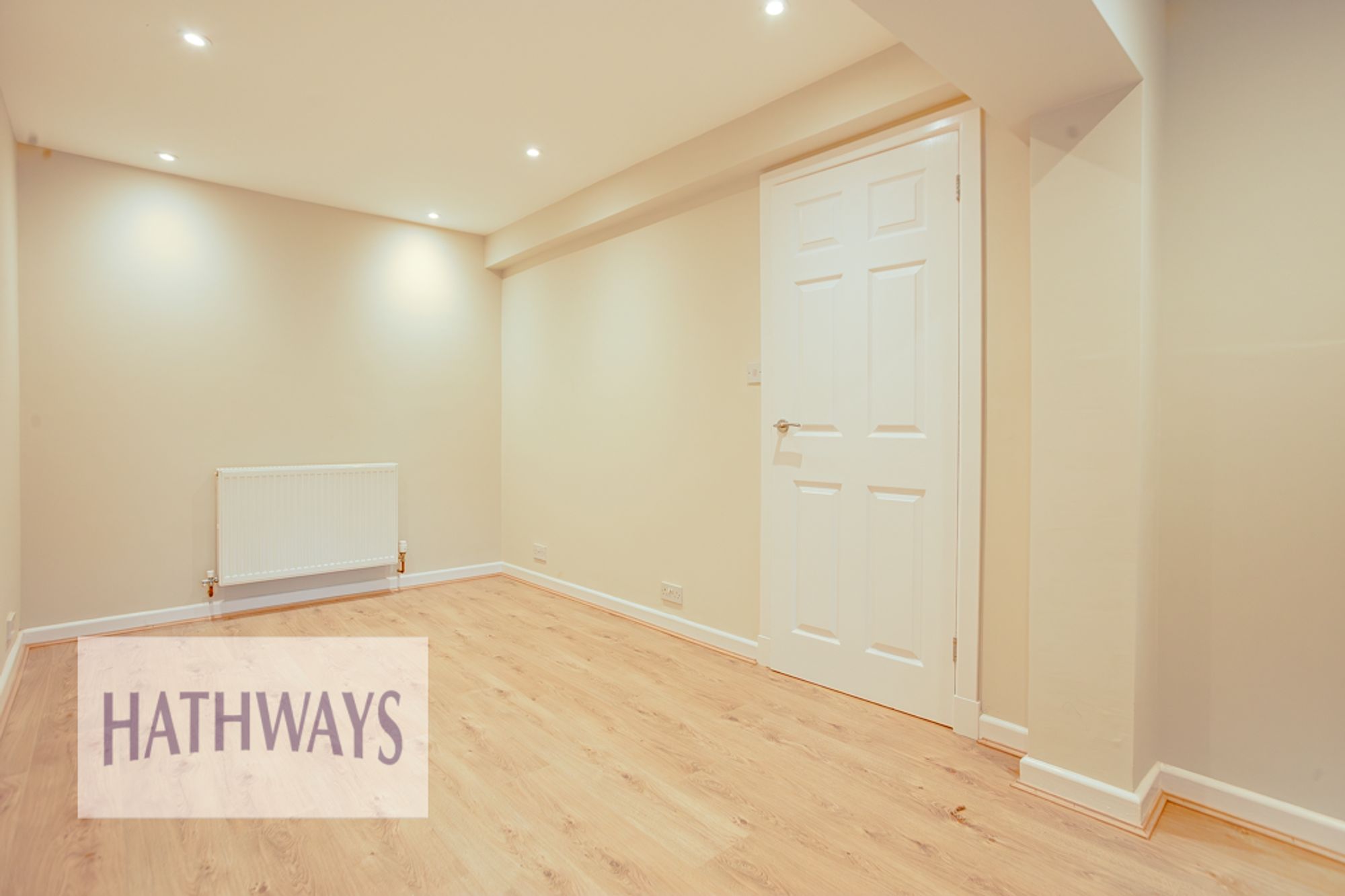 4 bed detached house to rent in The Brades, Newport 6