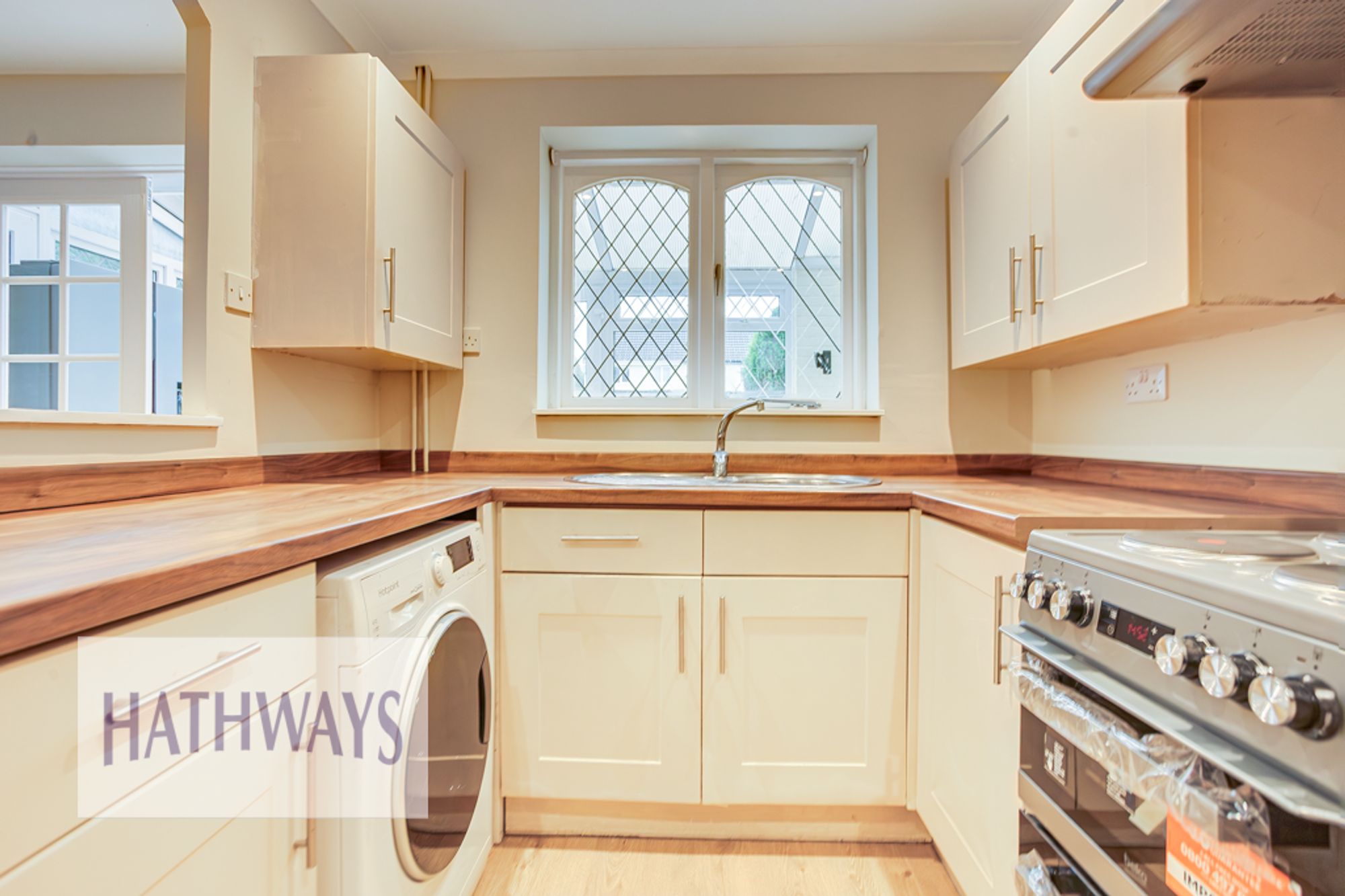 4 bed detached house to rent in The Brades, Newport  - Property Image 12