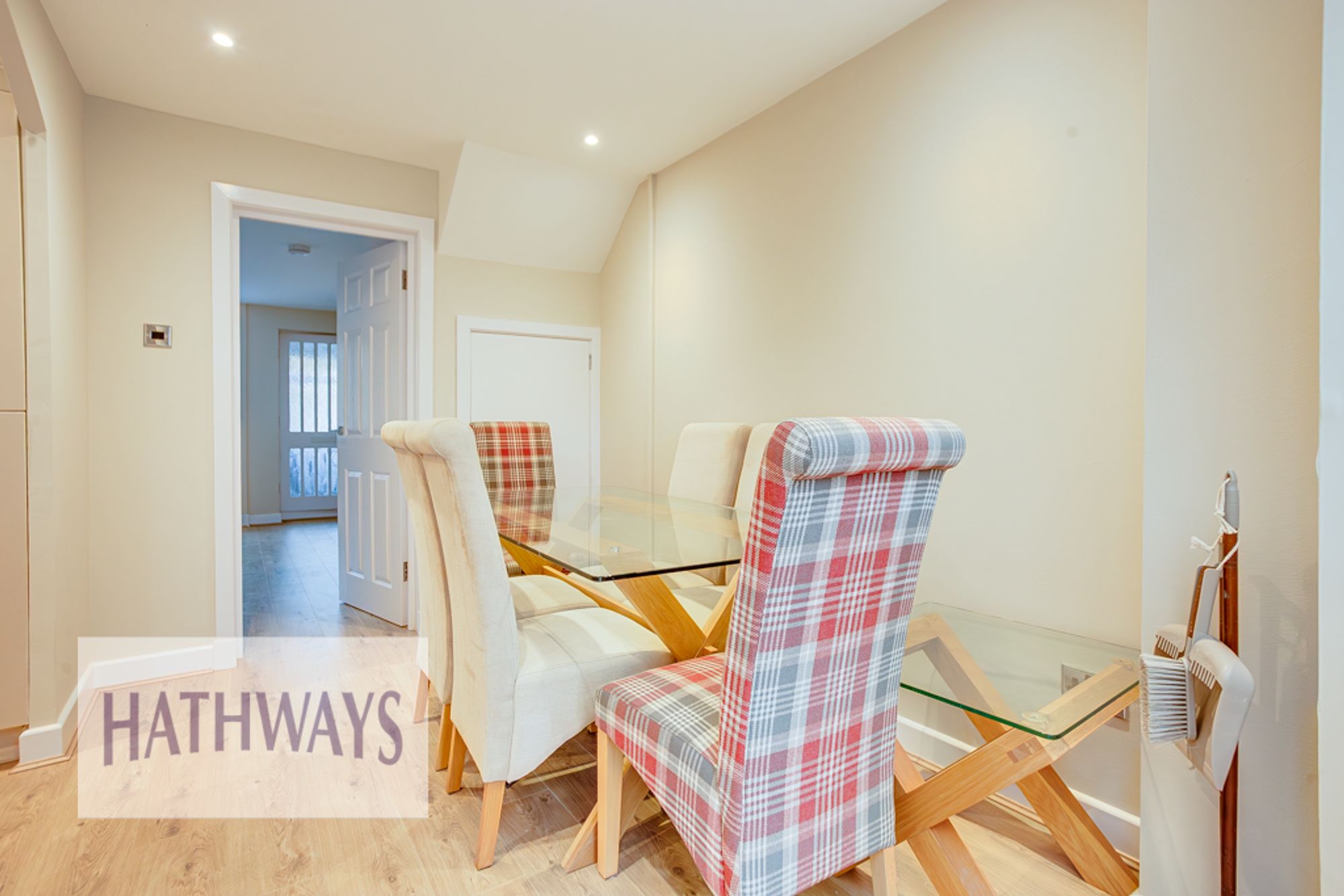 4 bed detached house to rent in The Brades, Newport 15