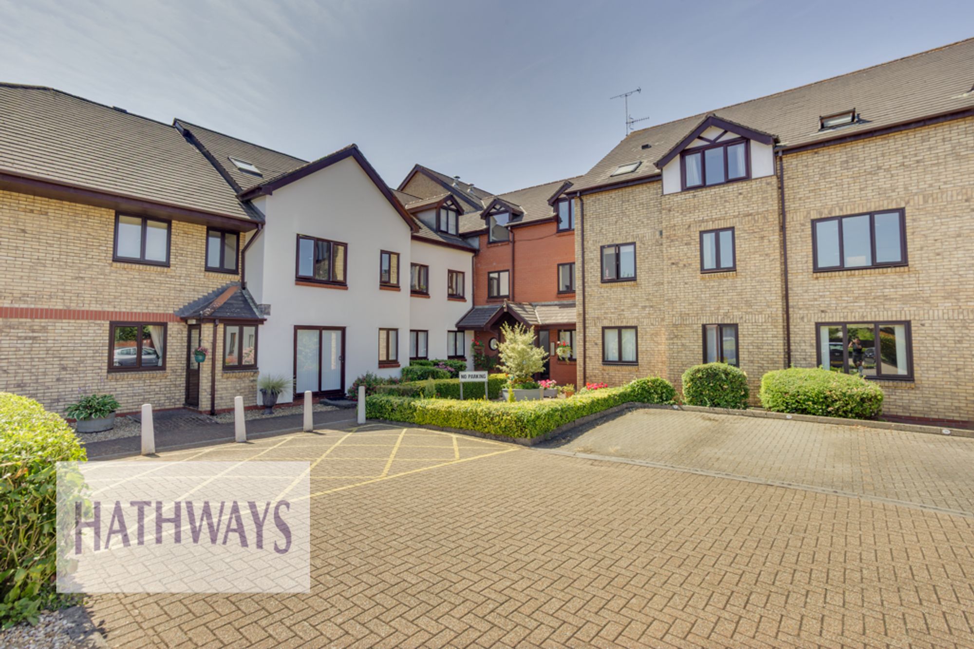 2 bed apartment to rent in The Hawthorns, Caerleon, NP18 - Property Image 1