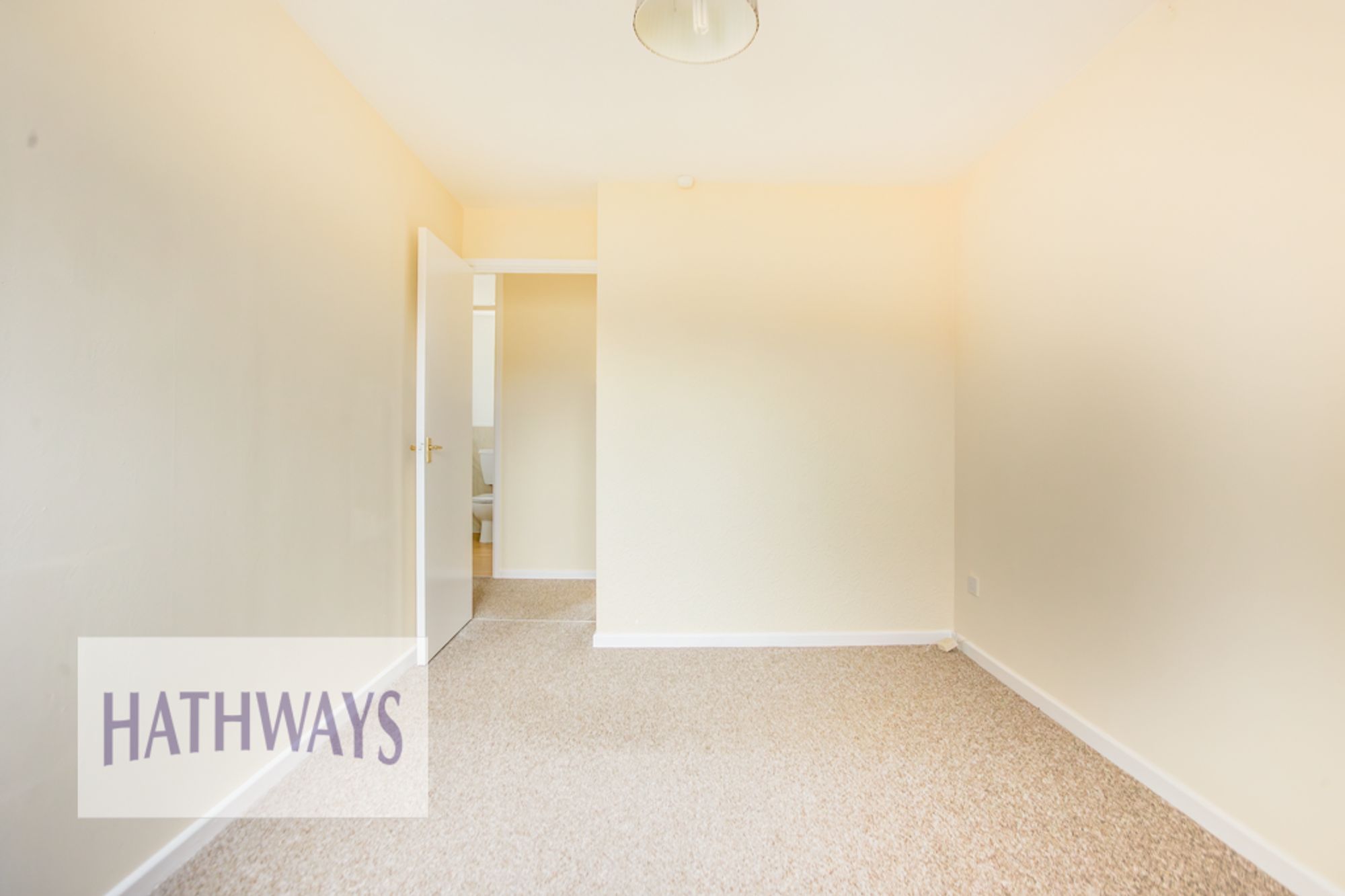 2 bed terraced house to rent in The Brades, Newport  - Property Image 11