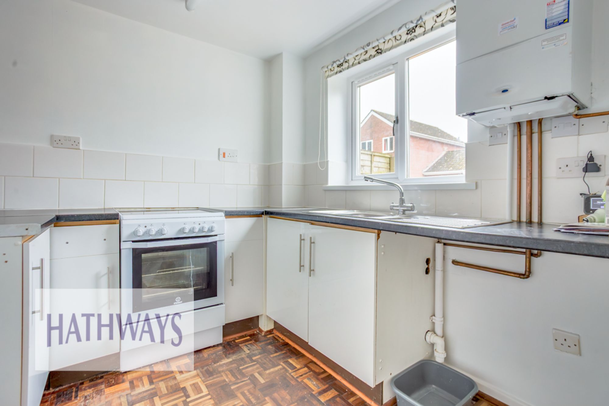 2 bed terraced house to rent in The Brades, Newport 5