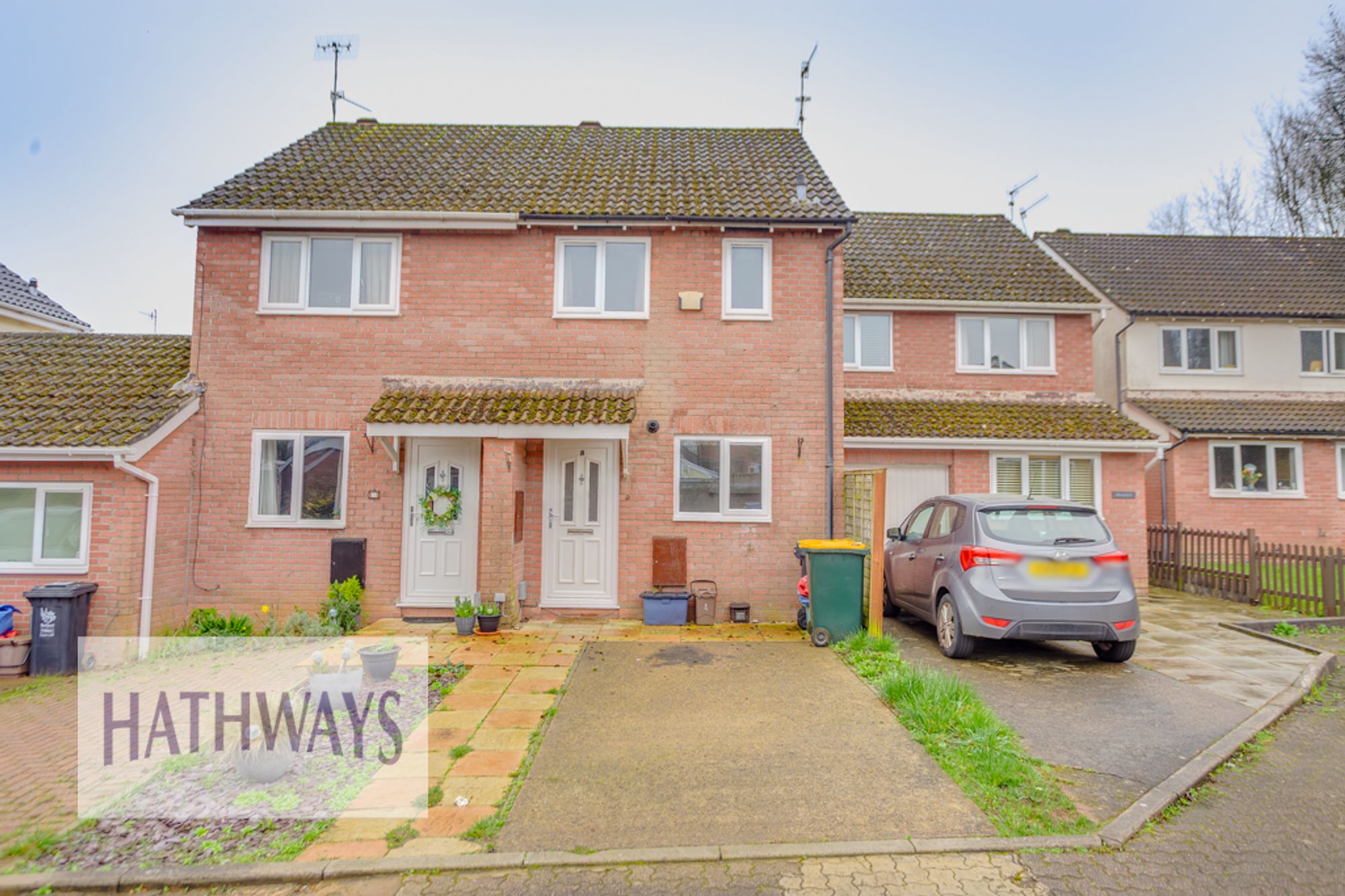 2 bed terraced house to rent in The Brades, Newport, NP18