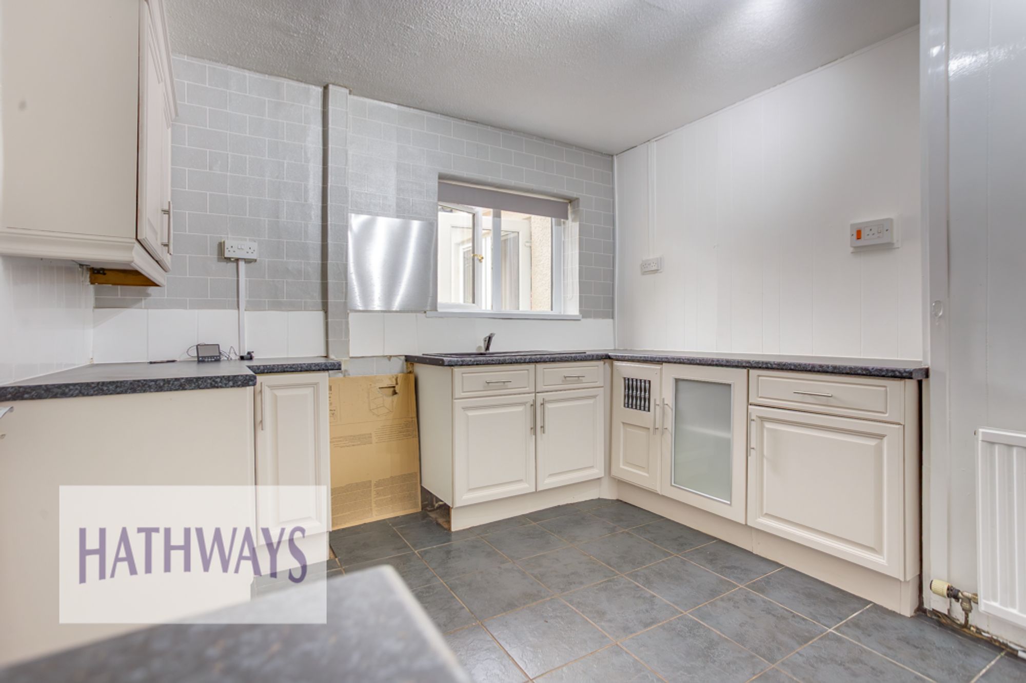 3 bed terraced house to rent in Court Farm Road, Cwmbran  - Property Image 8