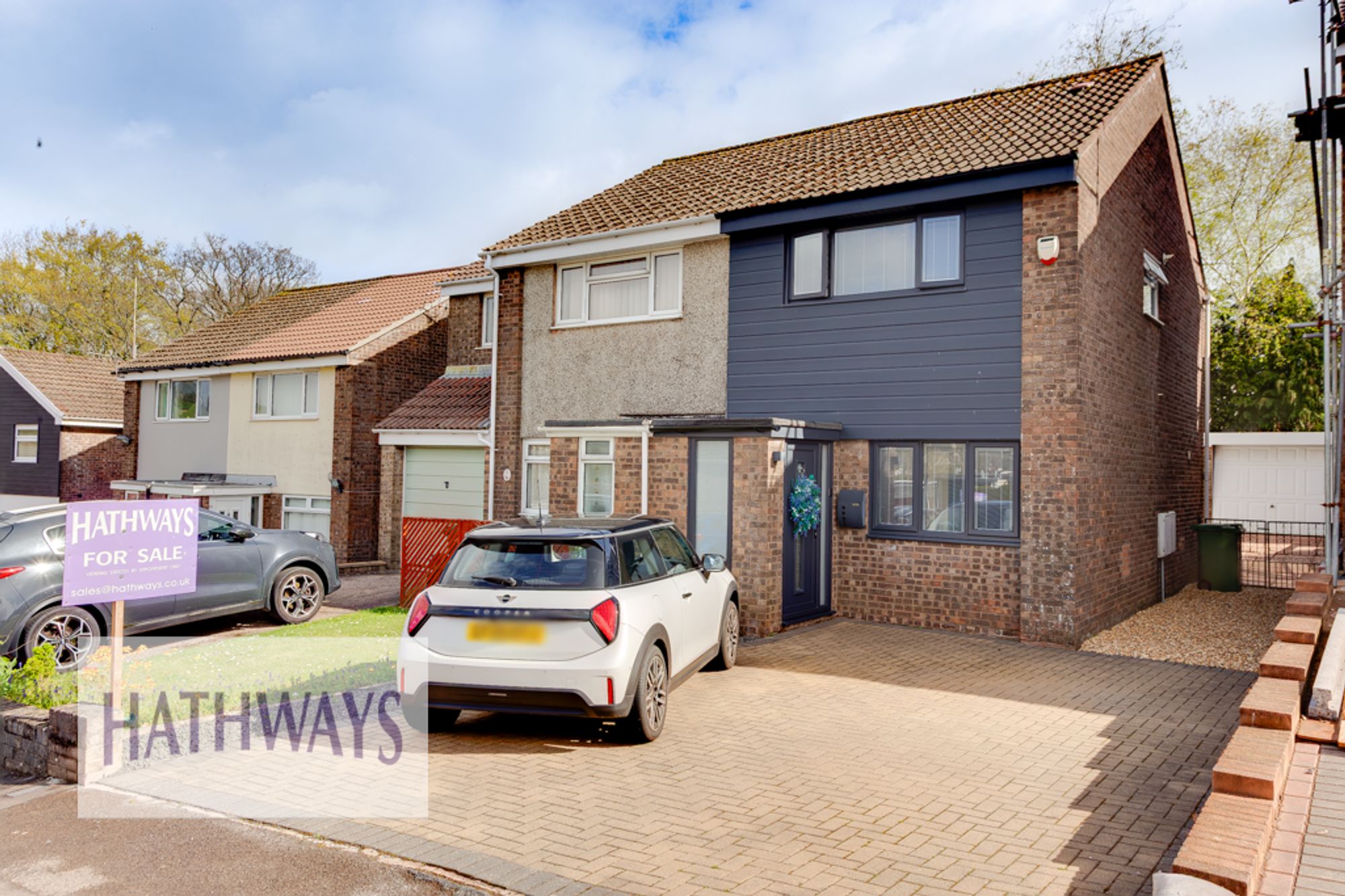 2 bed semi-detached house for sale in Palm Close, Pontypool - Property Image 1