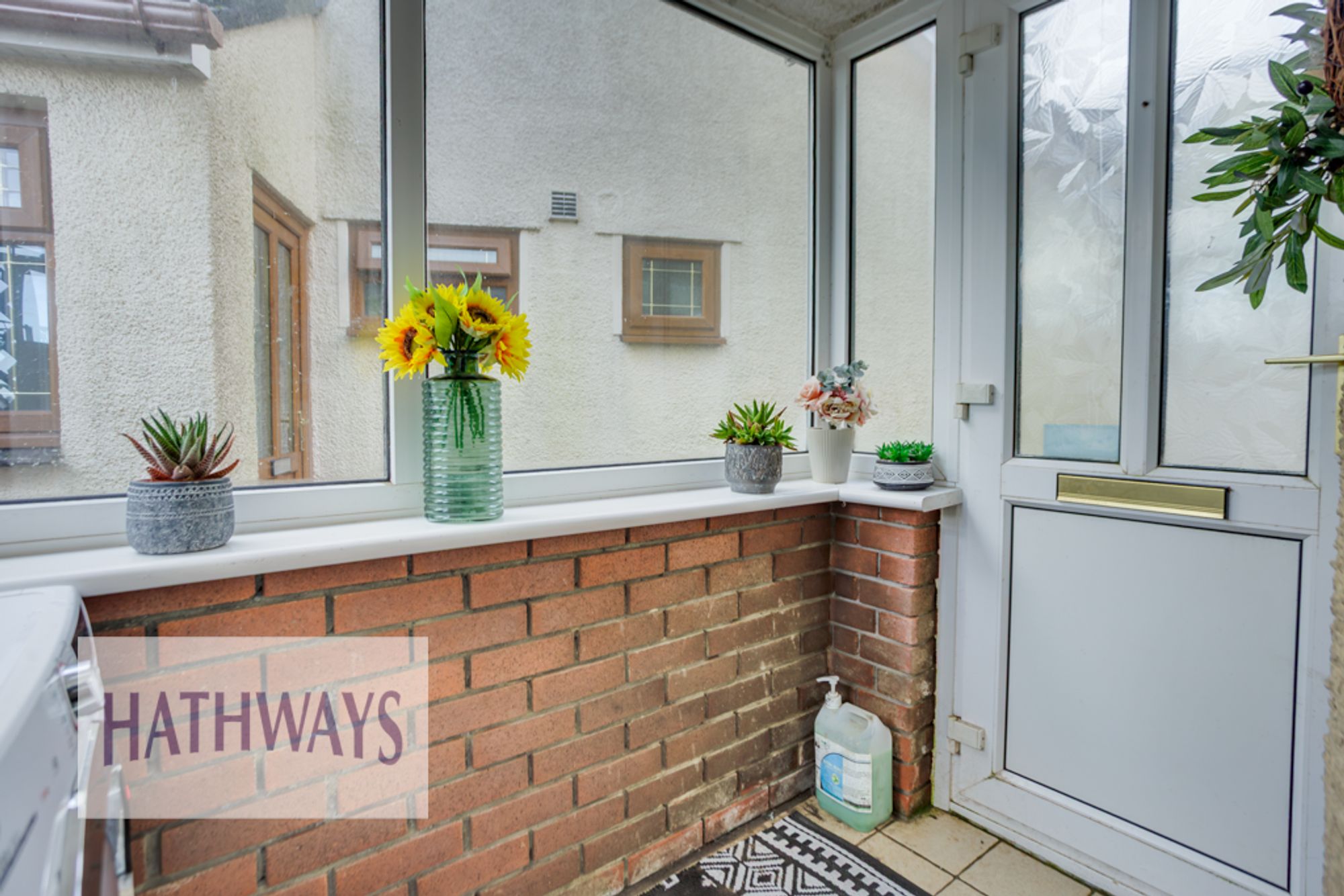 2 bed semi-detached bungalow for sale in The Links, Pontypool  - Property Image 5