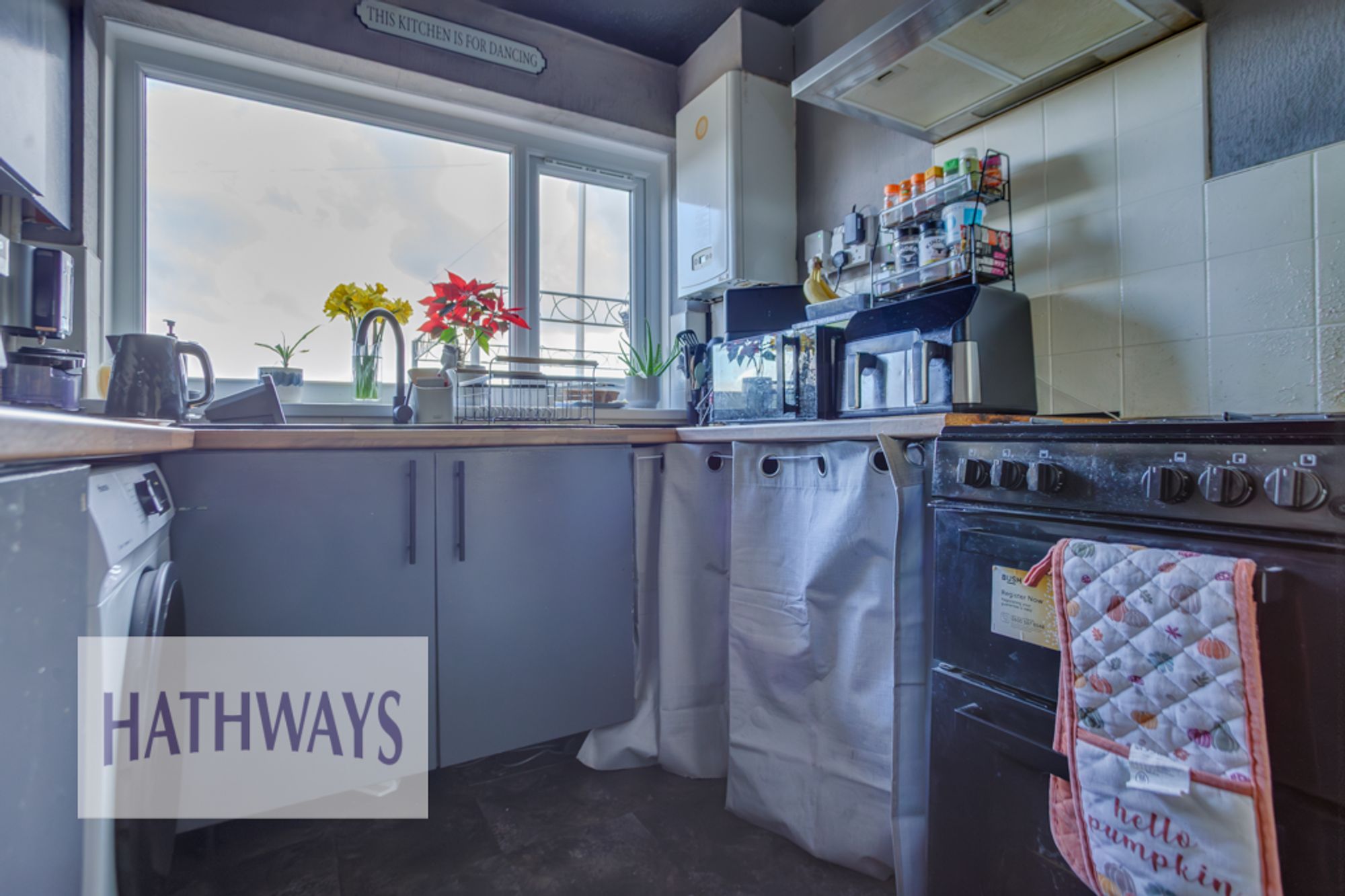 2 bed semi-detached bungalow for sale in The Links, Pontypool 8