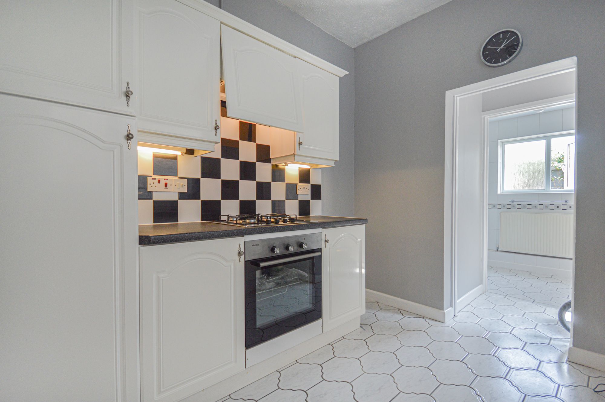 3 bed terraced house to rent in Wheeler Street, Newport 1