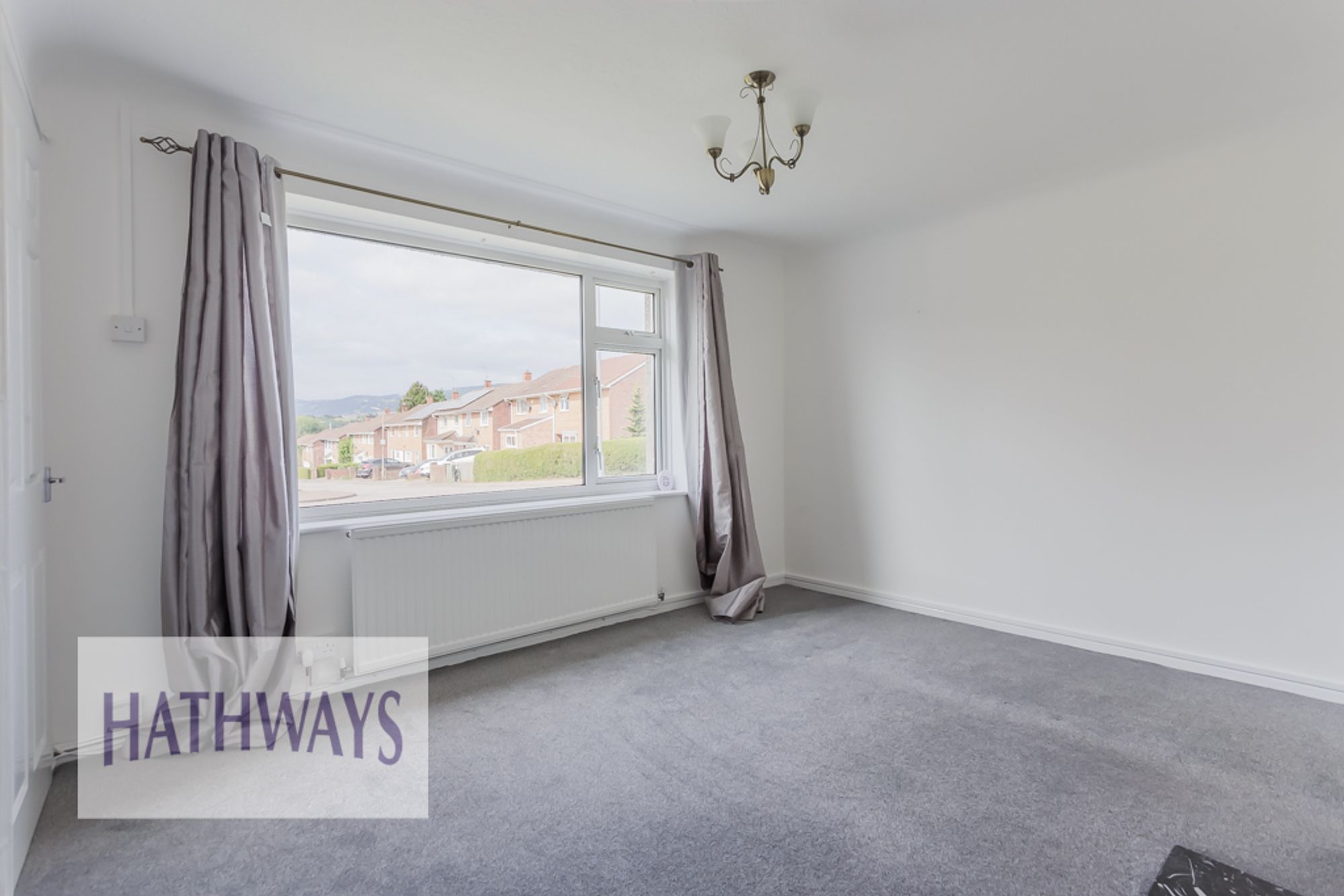 3 bed mid-terraced house for sale in North Road, Cwmbran 9