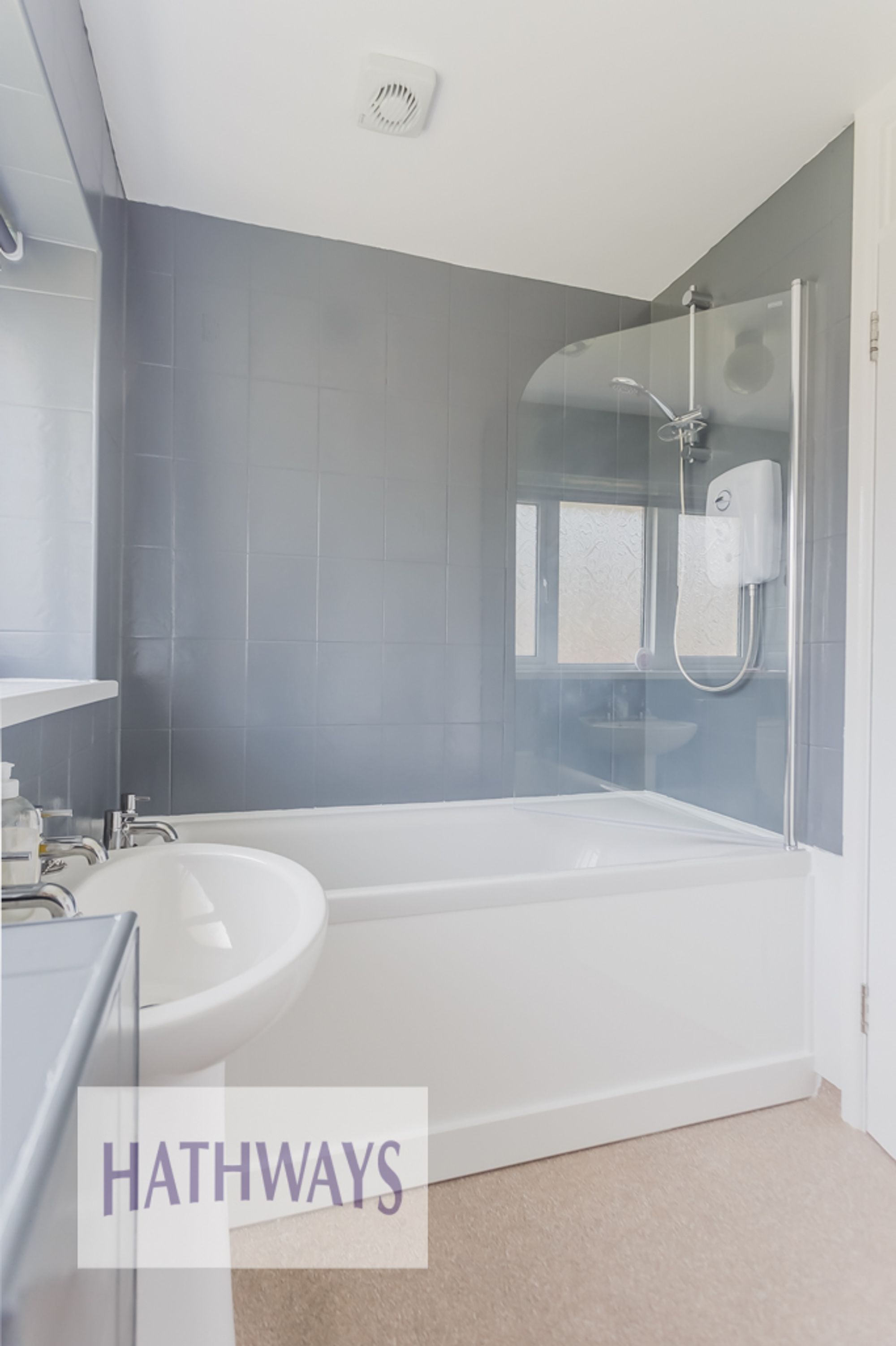 3 bed mid-terraced house for sale in North Road, Cwmbran 36