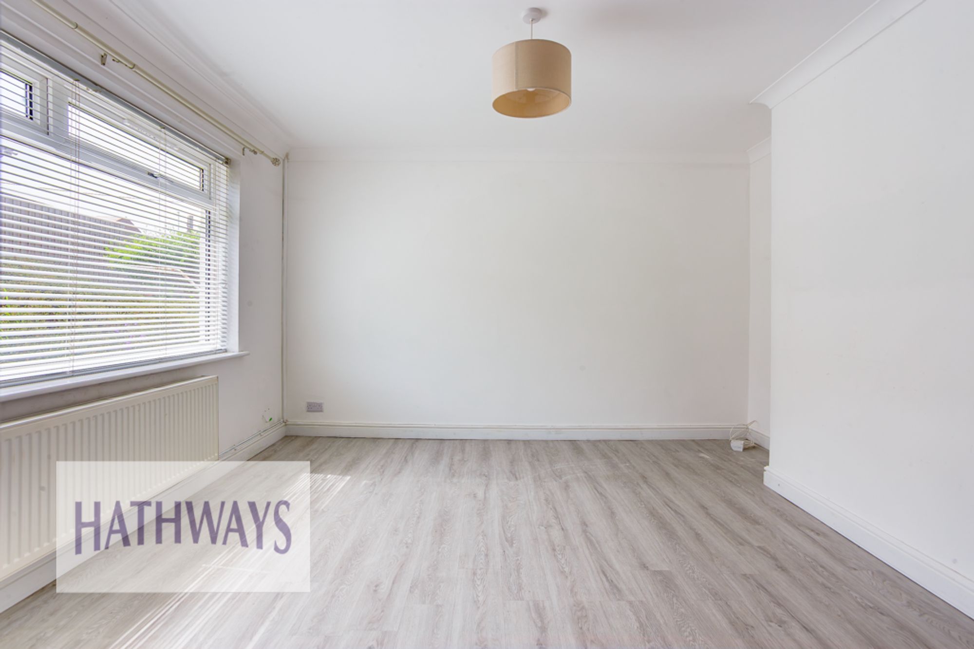 3 bed terraced house to rent in Caroline Road, Pontypool 2