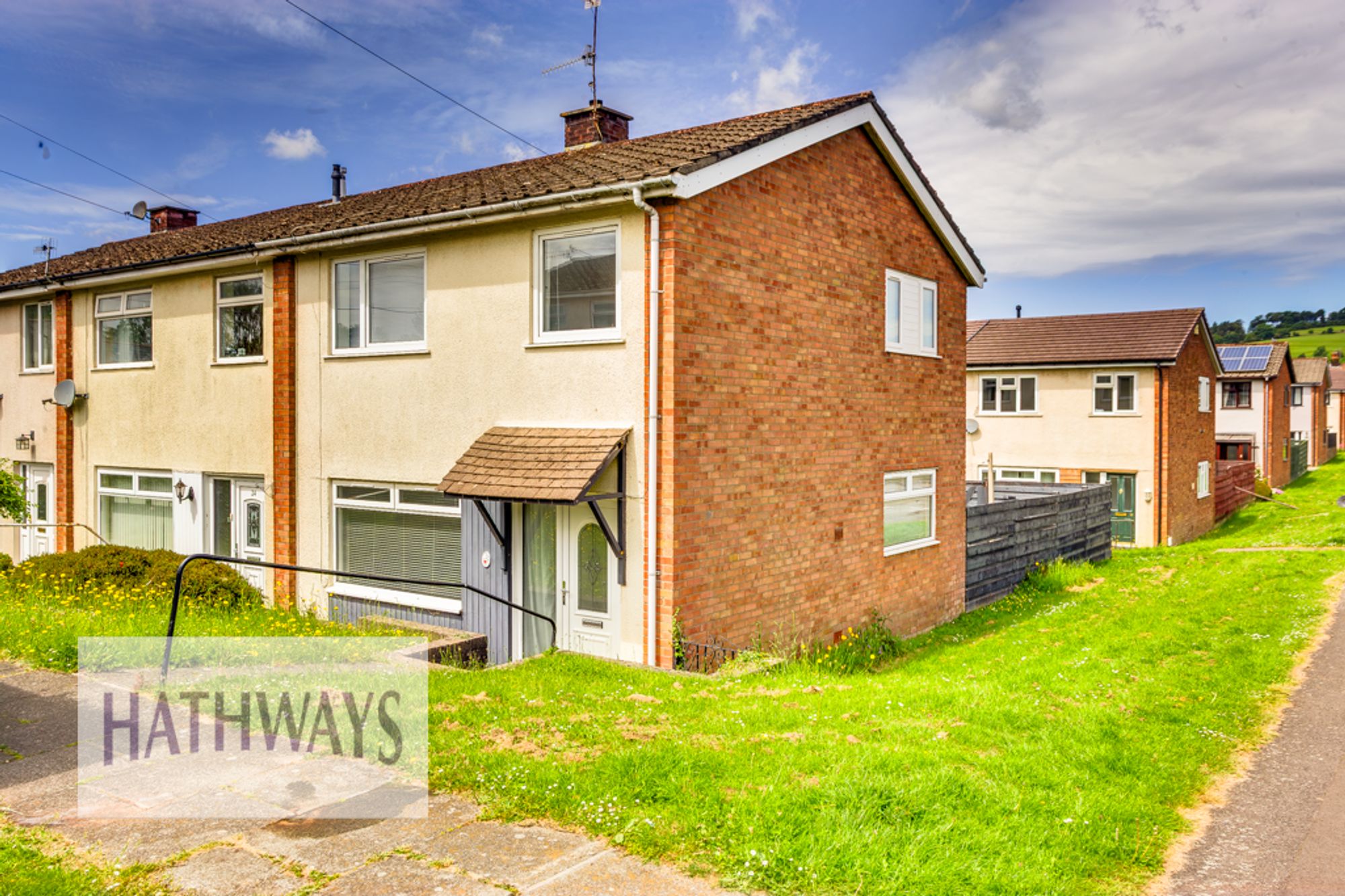 3 bed terraced house to rent in Caroline Road, Pontypool, NP4 