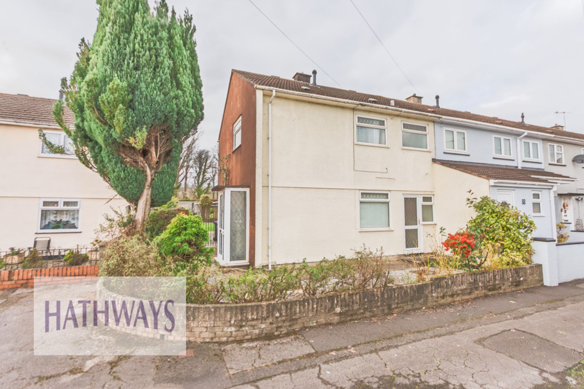 2 bed semi-detached house to rent in Fields Road, Cwmbran, NP44