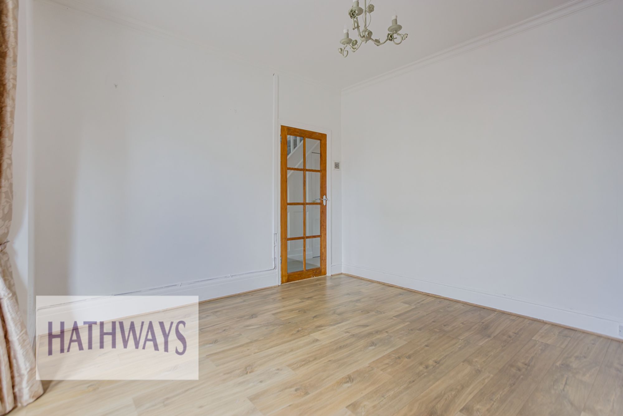 3 bed semi-detached house to rent in Hillcrest Road, Pontypool 4