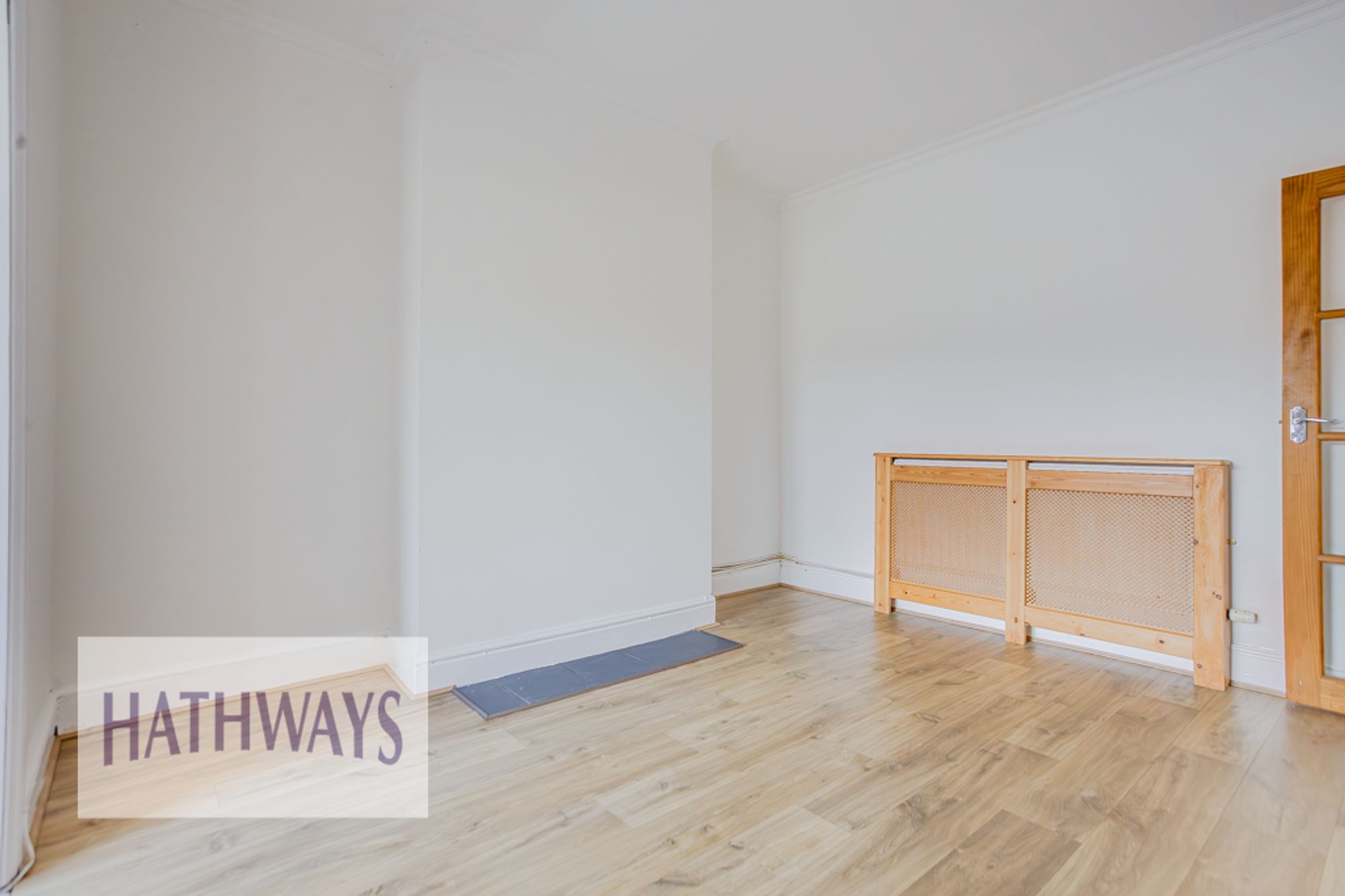 3 bed semi-detached house to rent in Hillcrest Road, Pontypool 12
