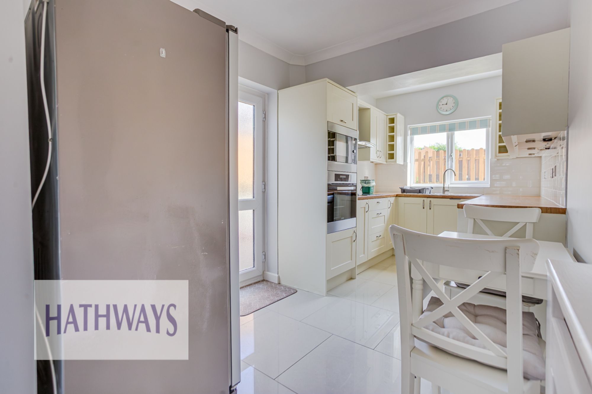 3 bed semi-detached house to rent in Hillcrest Road, Pontypool 7