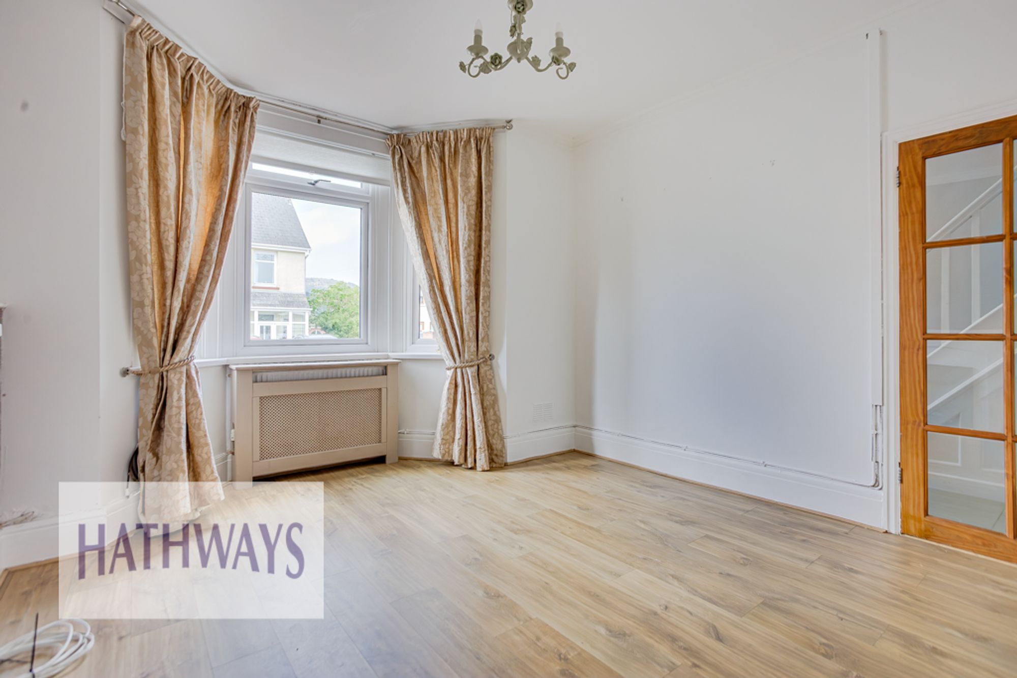 3 bed semi-detached house to rent in Hillcrest Road, Pontypool 3