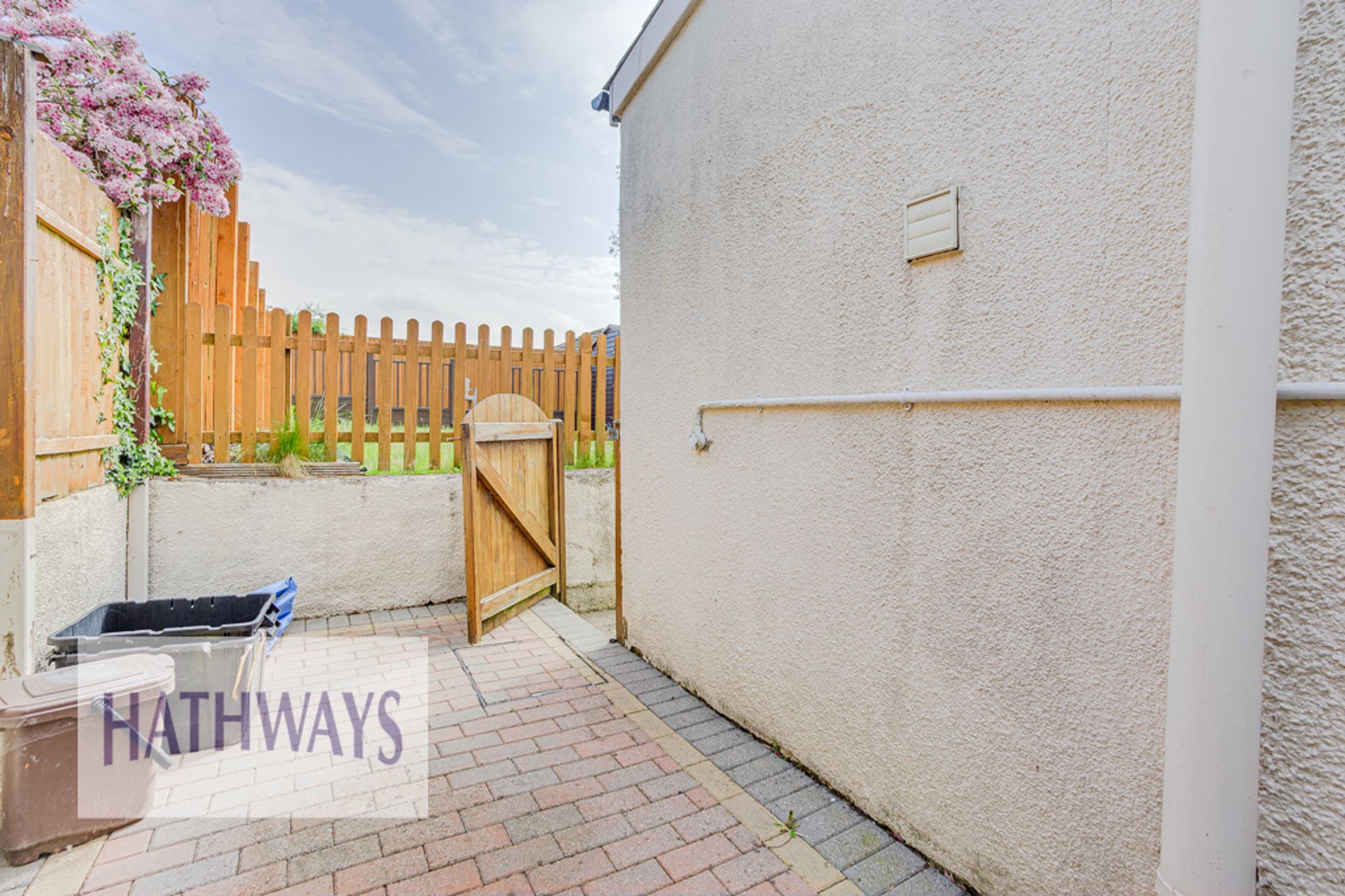 3 bed semi-detached house to rent in Hillcrest Road, Pontypool 39