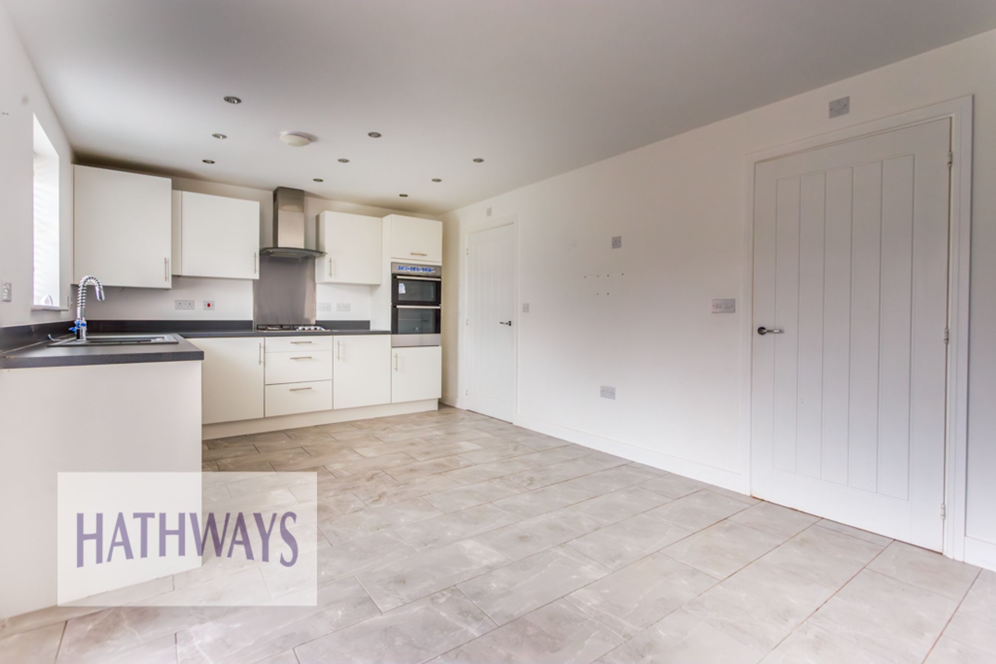 4 bed semi-detached house for sale in Stryd Camlas, Cwmbran 11