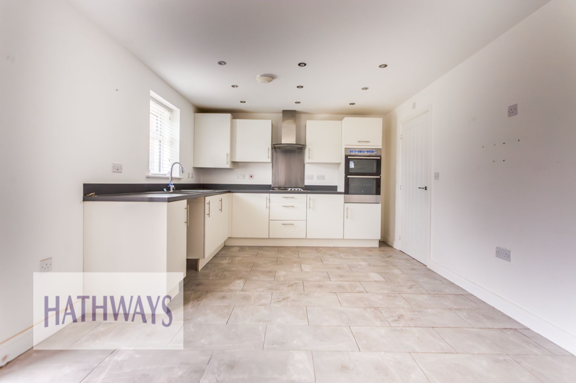 4 bed semi-detached house for sale in Stryd Camlas, Cwmbran  - Property Image 11