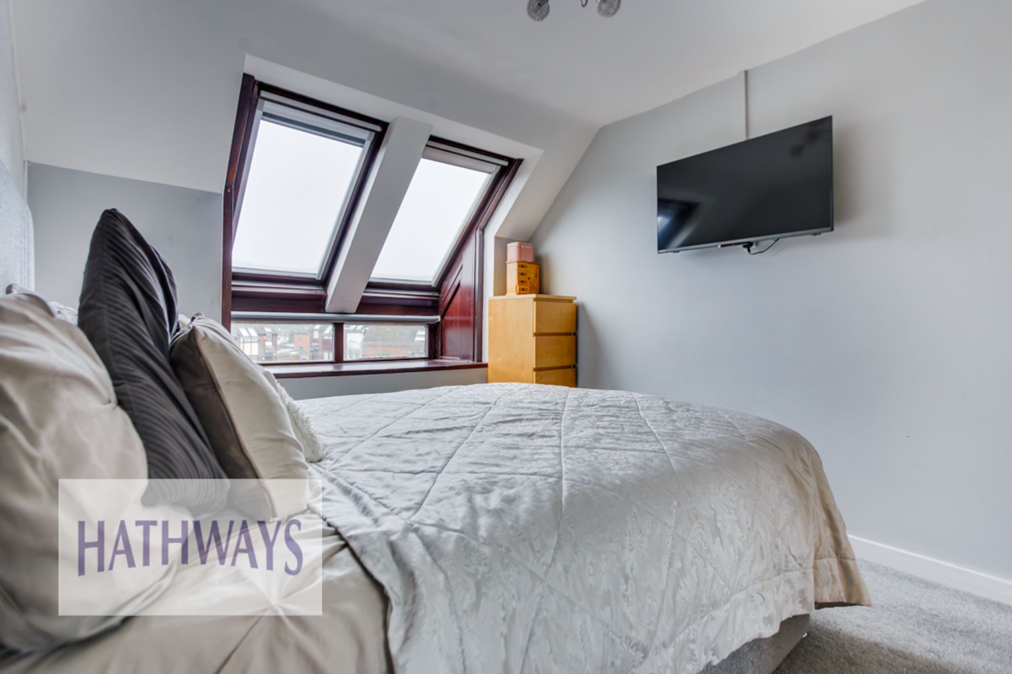 3 bed semi-detached house for sale in Five Locks Close, Cwmbran  - Property Image 18