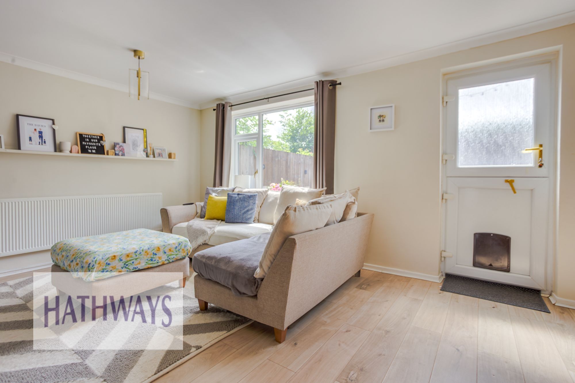 3 bed terraced house to rent in Ellwood Path, Cwmbran 2