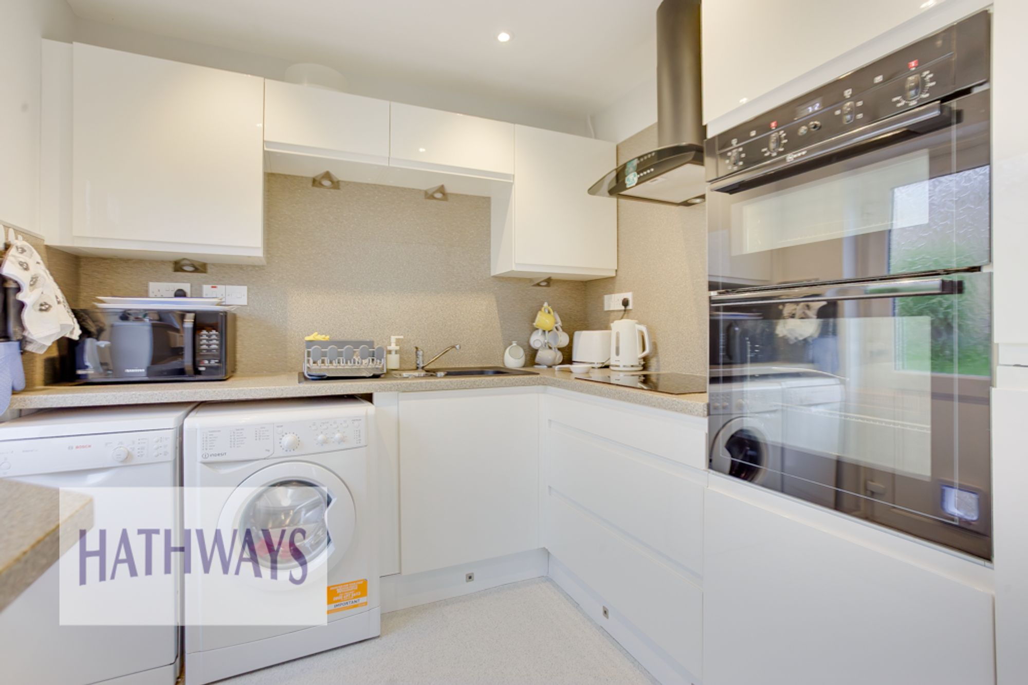 2 bed detached bungalow for sale in Oaklands View, Cwmbran  - Property Image 8