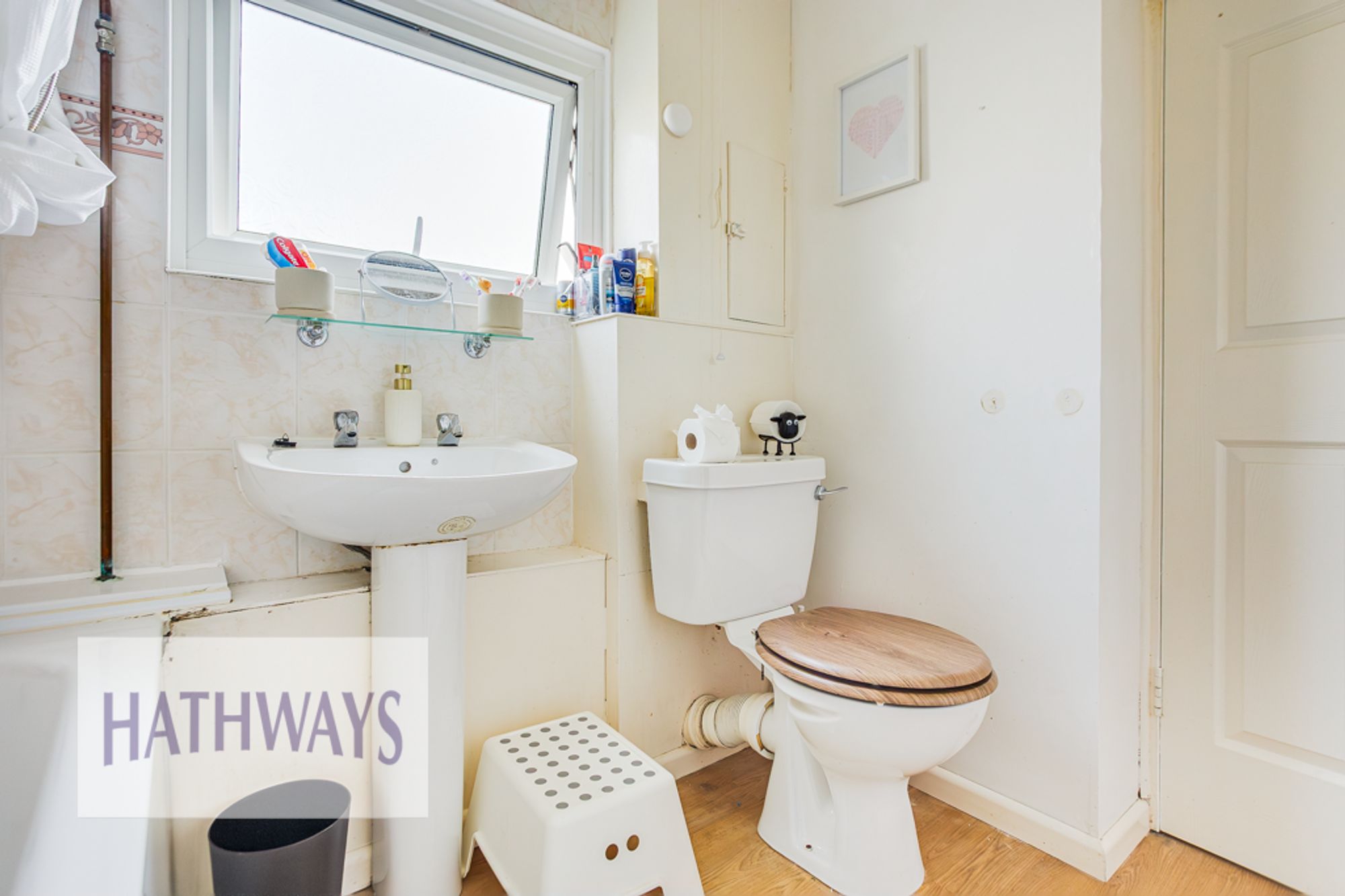 3 bed terraced house for sale in Neerings, Cwmbran 29