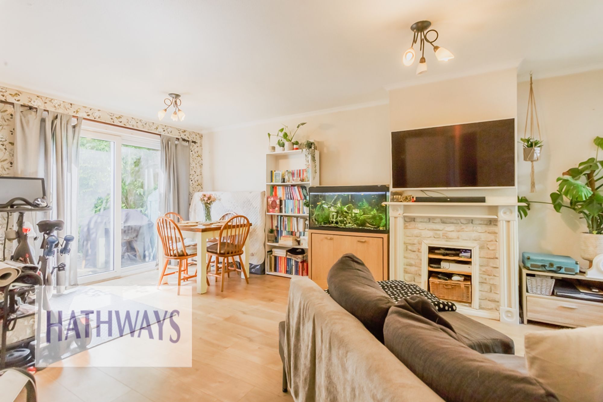 4 bed mid-terraced house for sale in Snowdon Court, Cwmbran  - Property Image 8