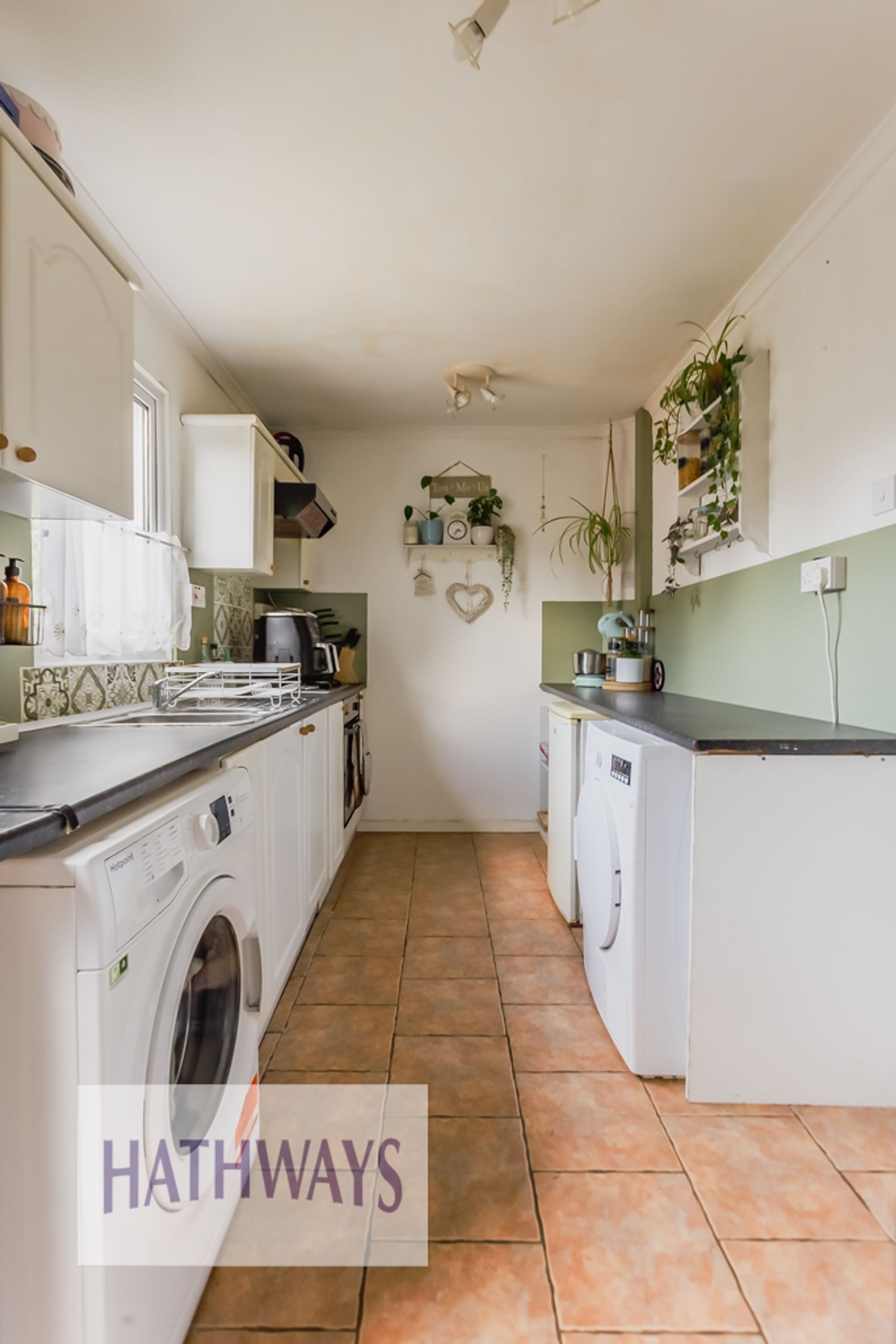 4 bed mid-terraced house for sale in Snowdon Court, Cwmbran  - Property Image 10