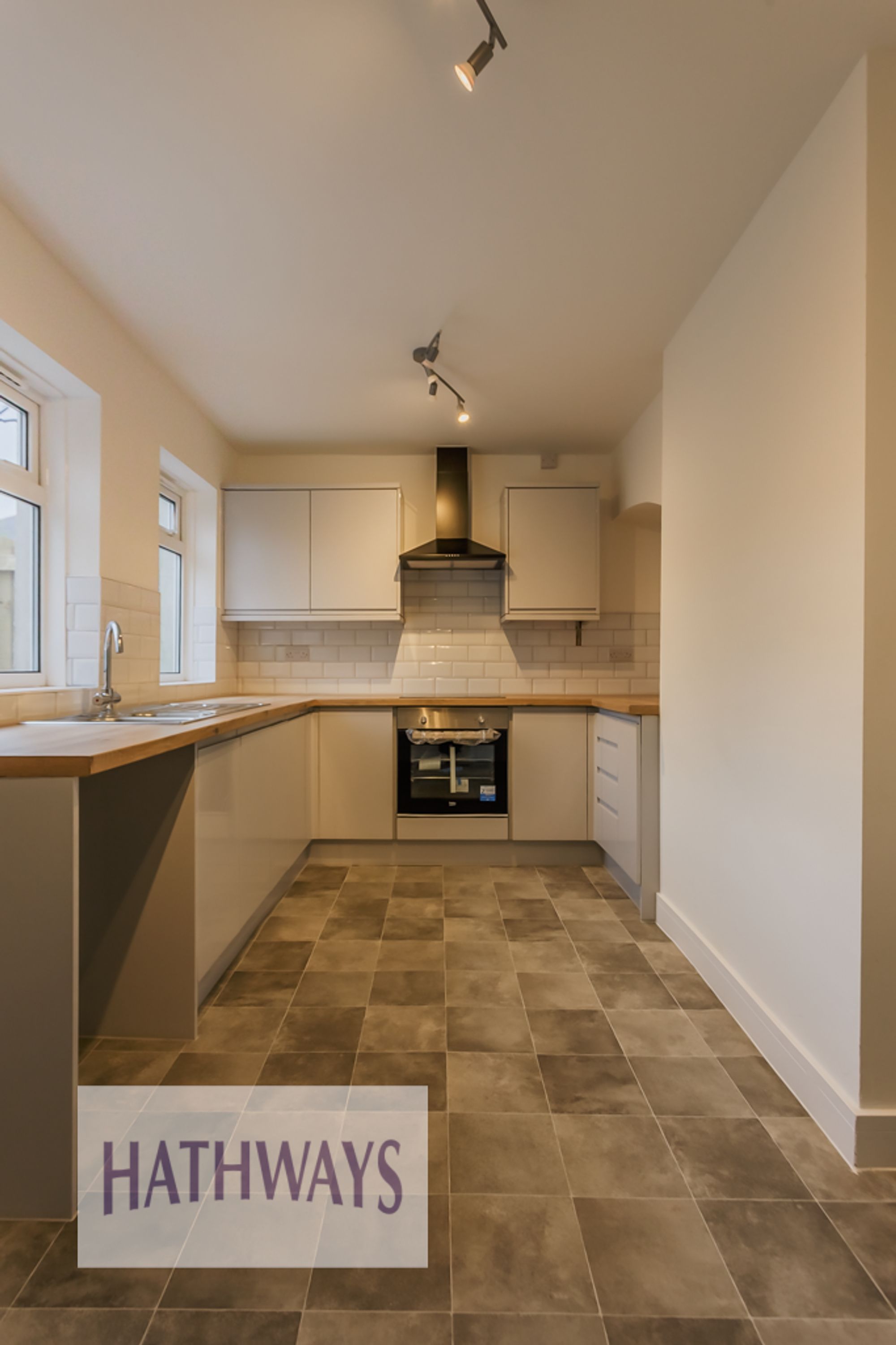 3 bed semi-detached house for sale in Penrhiw Avenue, Blackwood  - Property Image 9