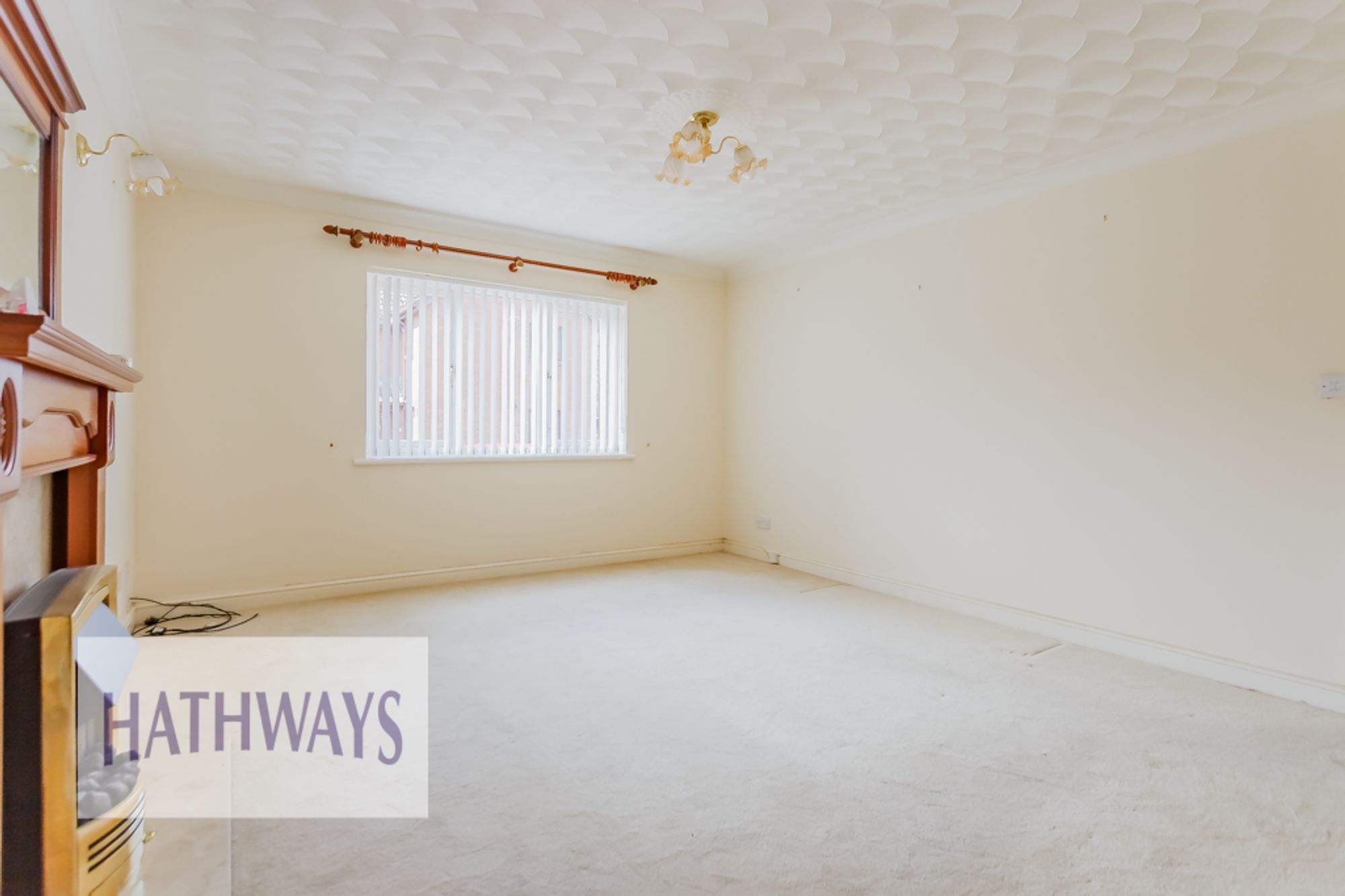 2 bed ground floor flat for sale in Croesyceiliog, Cwmbran 5