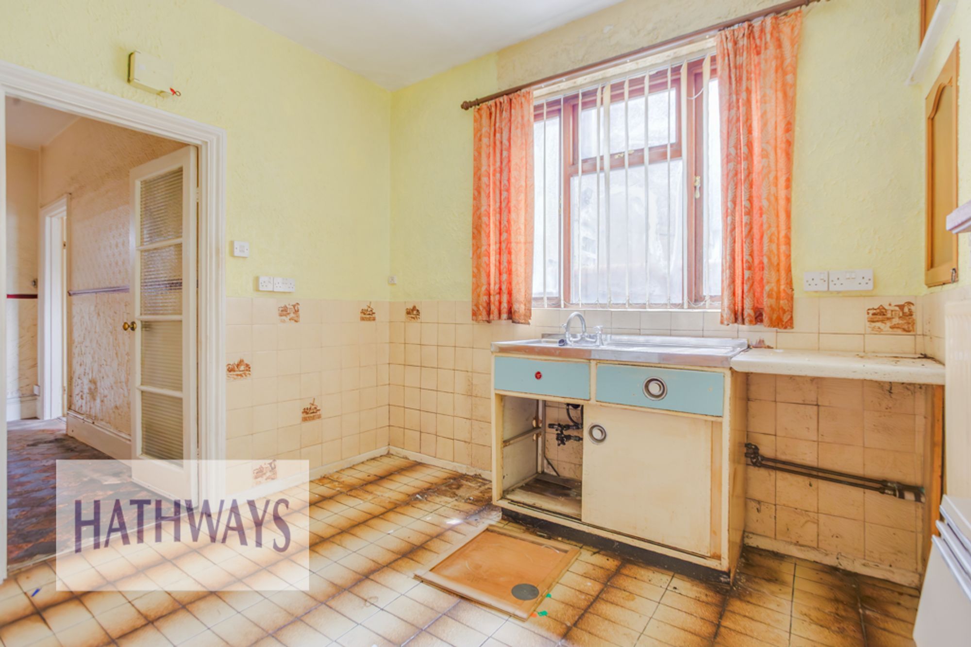 3 bed mid-terraced house for sale in Grove Place, Pontypool  - Property Image 11